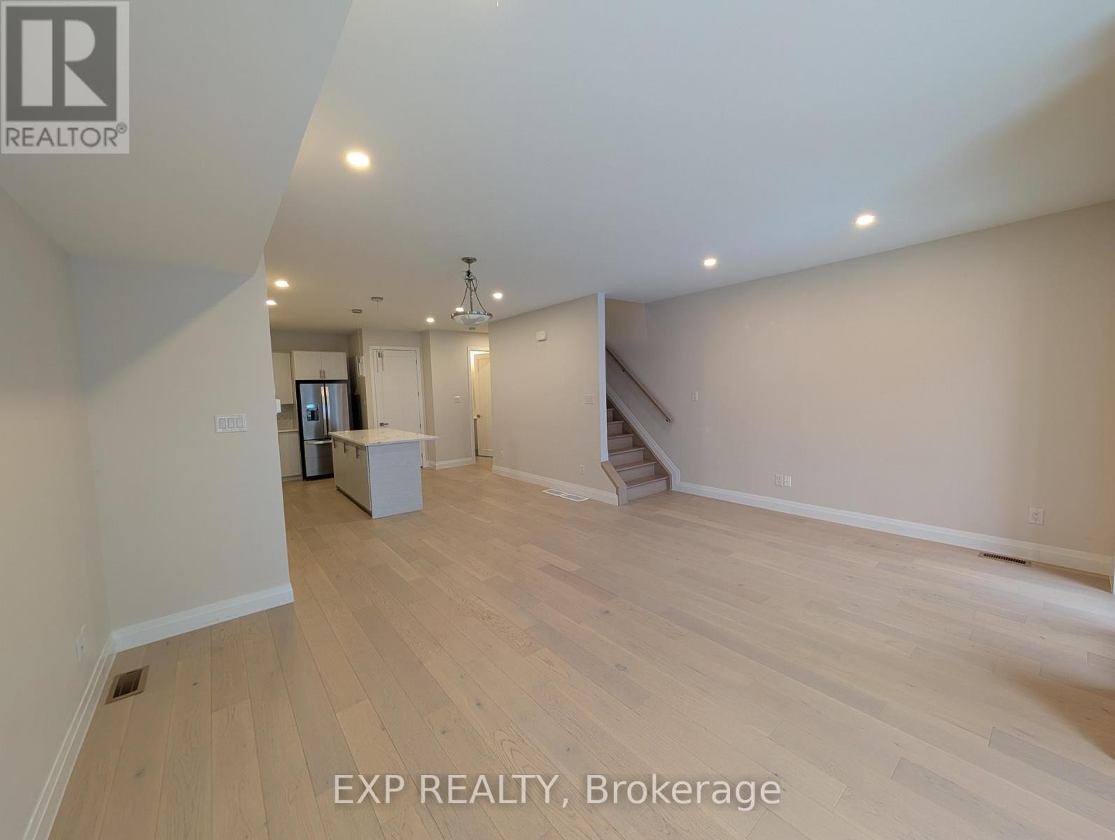 












812 STAR PRIVATE

,
Ottawa,




Ontario
K2K1W2

