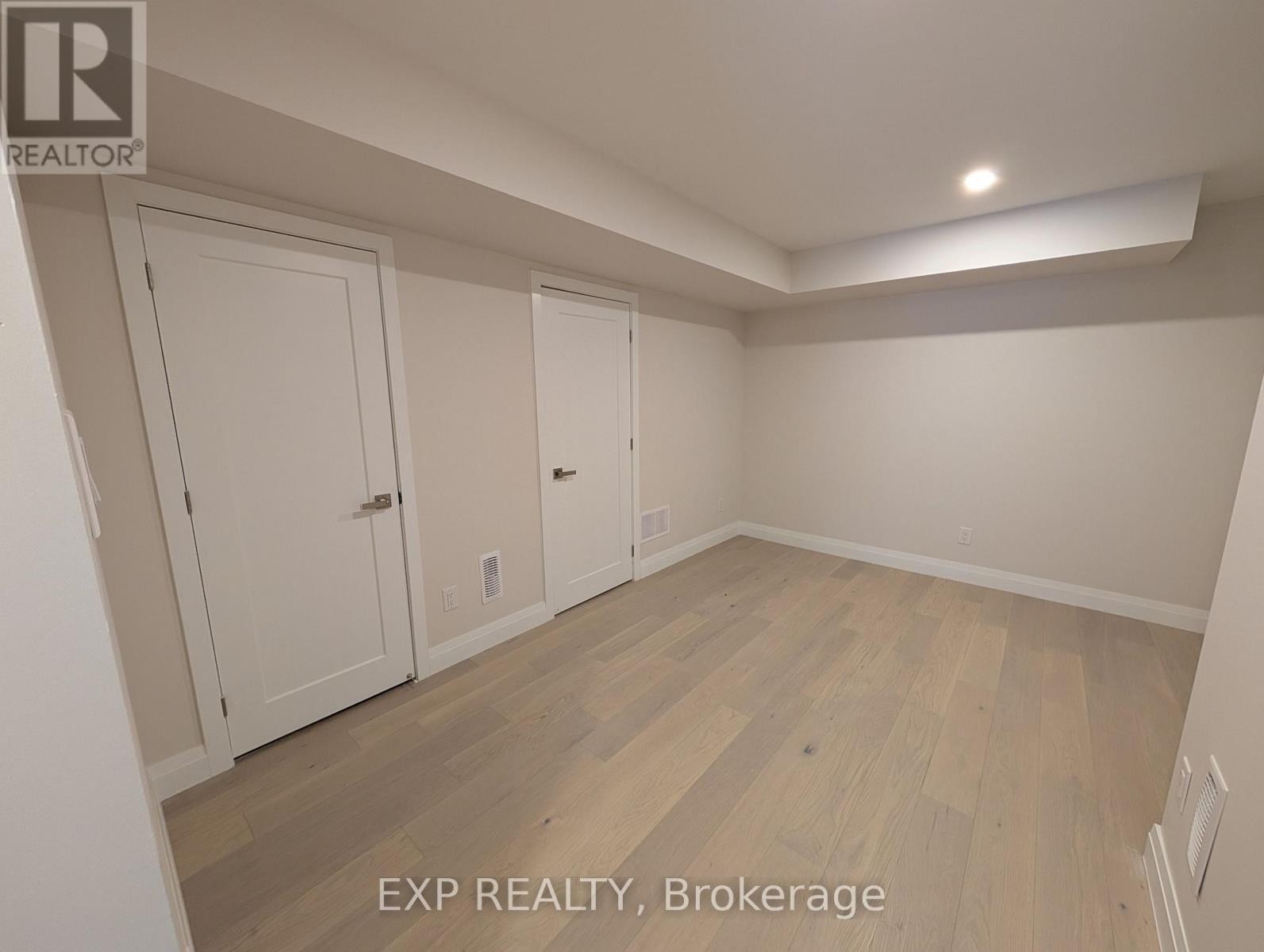 












812 STAR PRIVATE

,
Ottawa,




Ontario
K2K1W2

