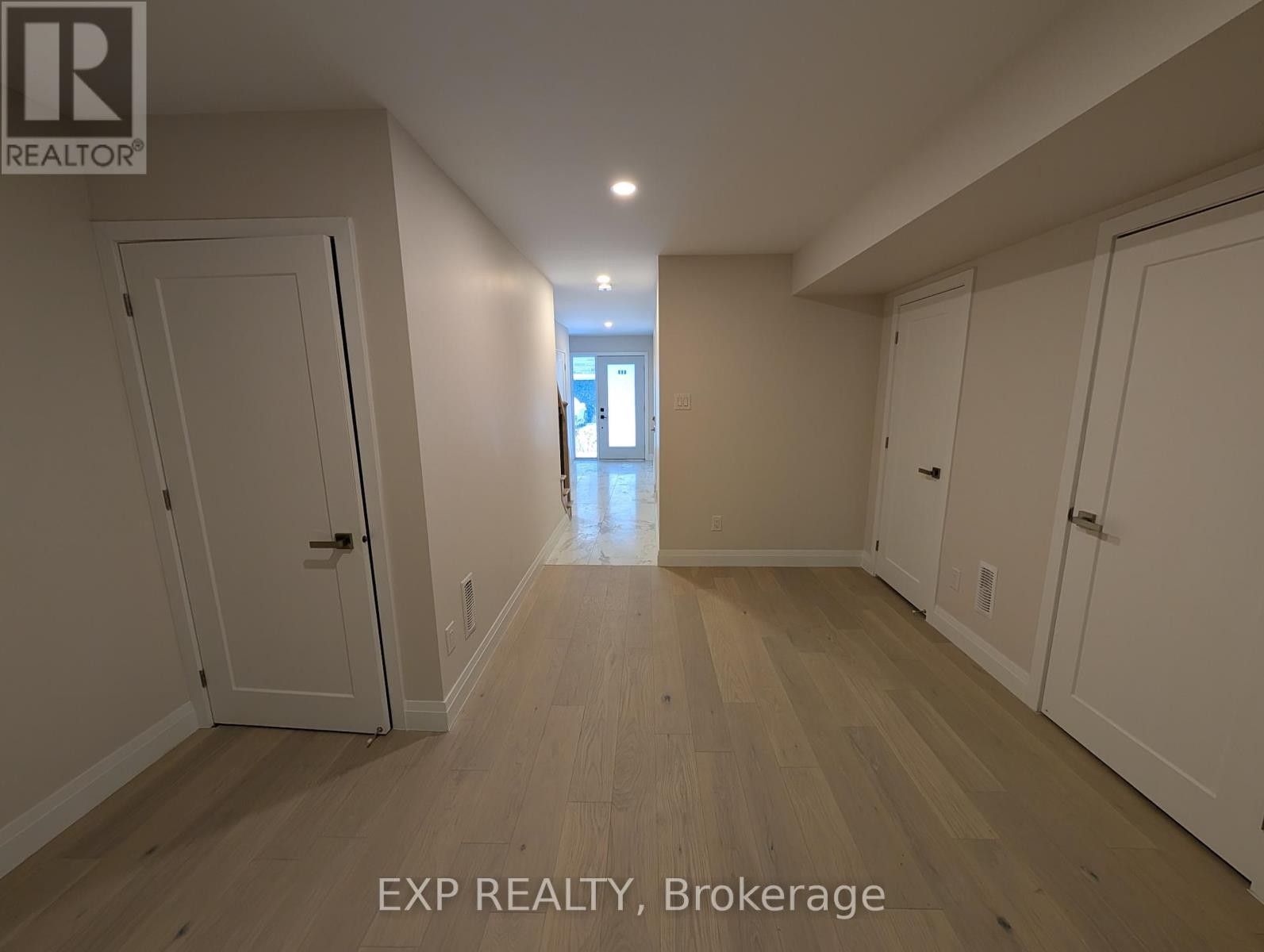 












812 STAR PRIVATE

,
Ottawa,




Ontario
K2K1W2

