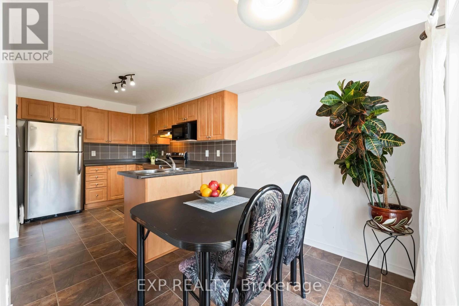 












438 HARESFIELD COURT

,
Ottawa,




Ontario
K4M0B6

