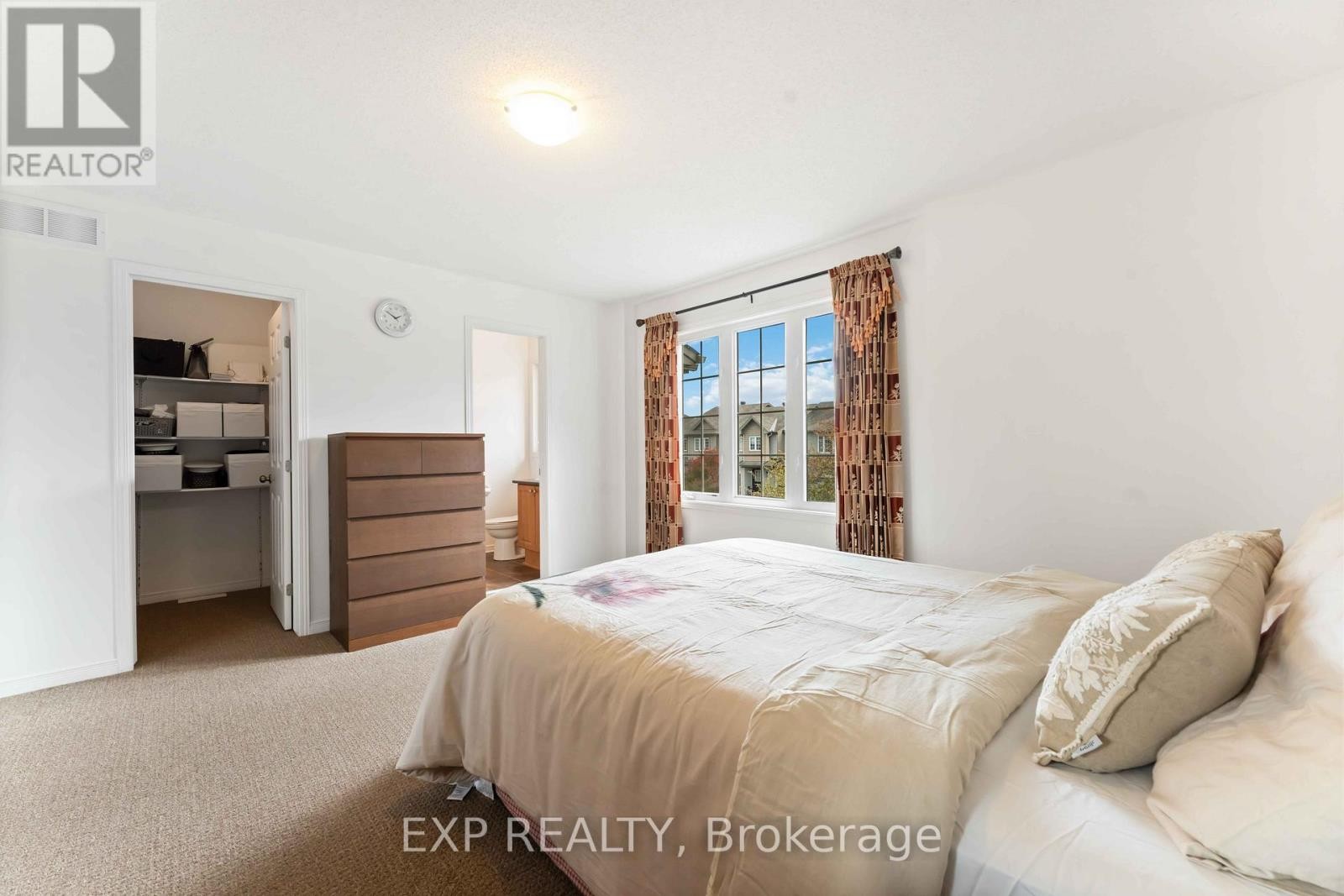 












438 HARESFIELD COURT

,
Ottawa,




Ontario
K4M0B6

