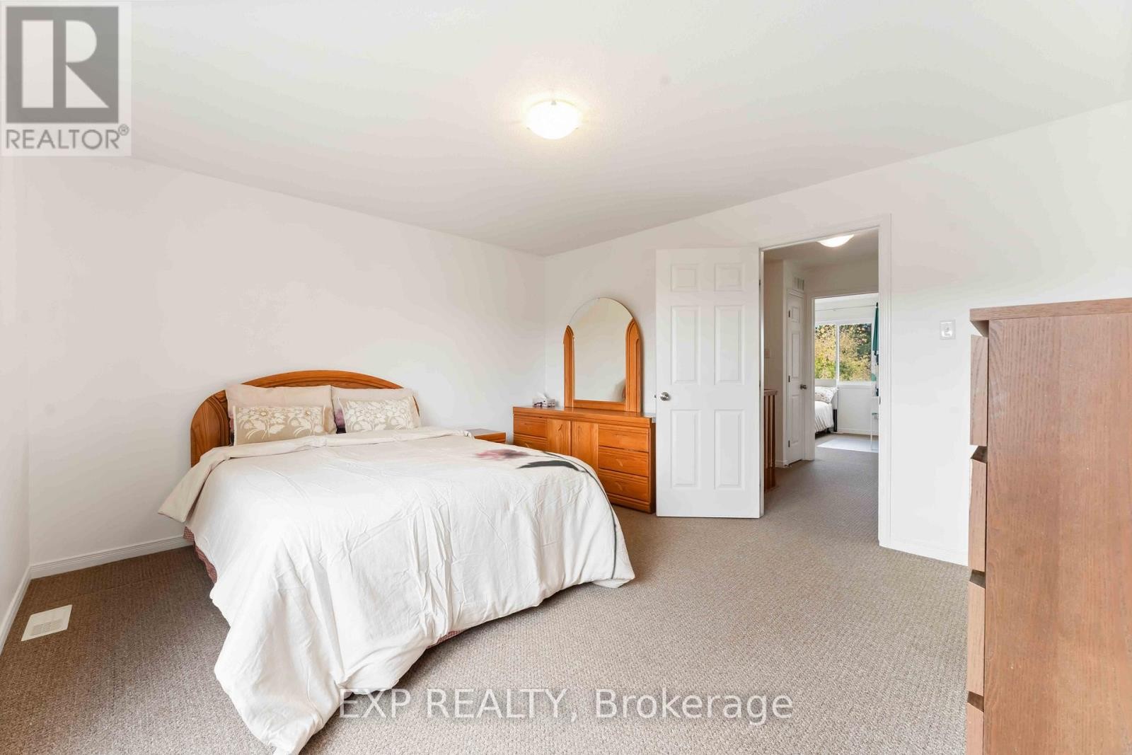 












438 HARESFIELD COURT

,
Ottawa,




Ontario
K4M0B6

