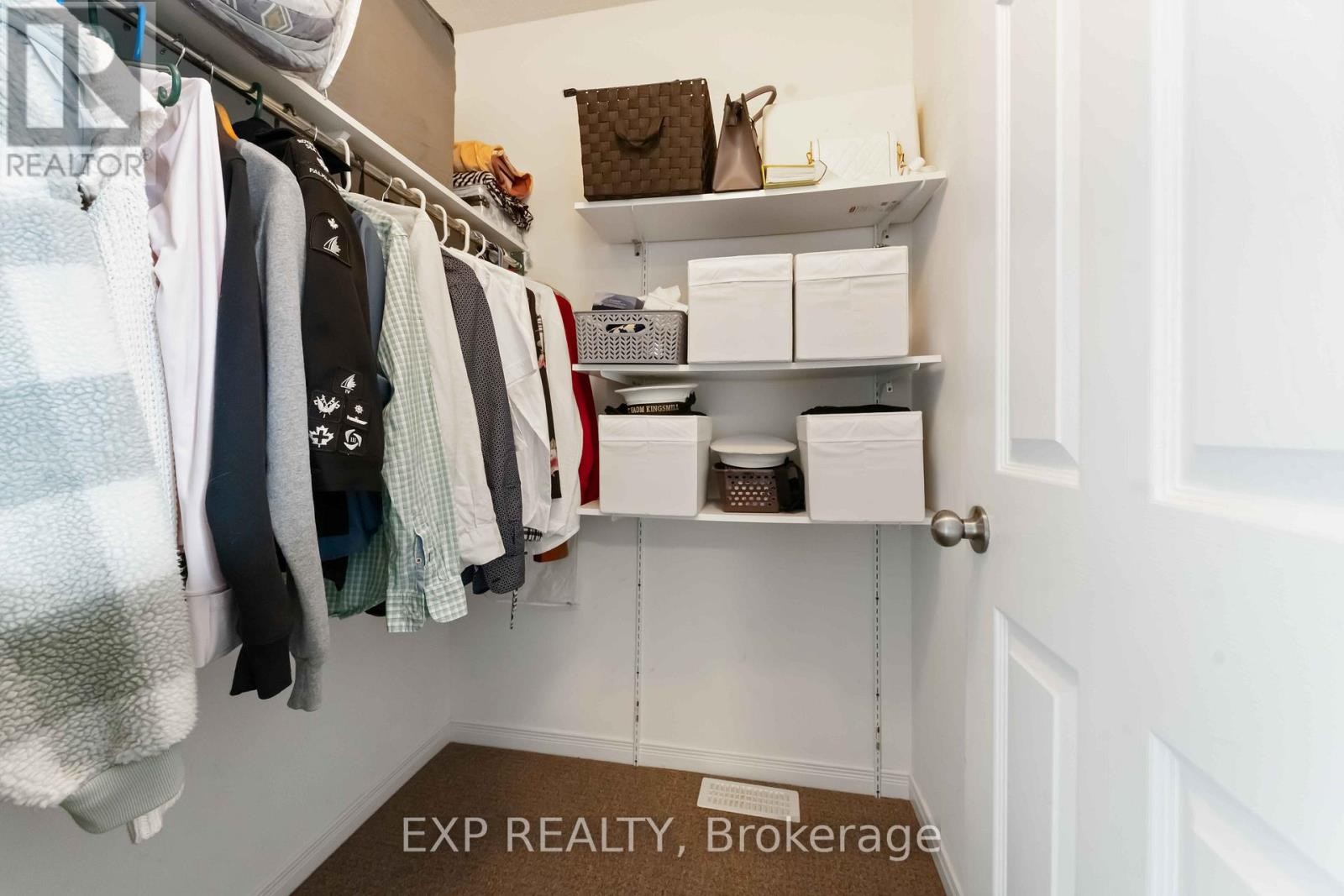 












438 HARESFIELD COURT

,
Ottawa,




Ontario
K4M0B6

