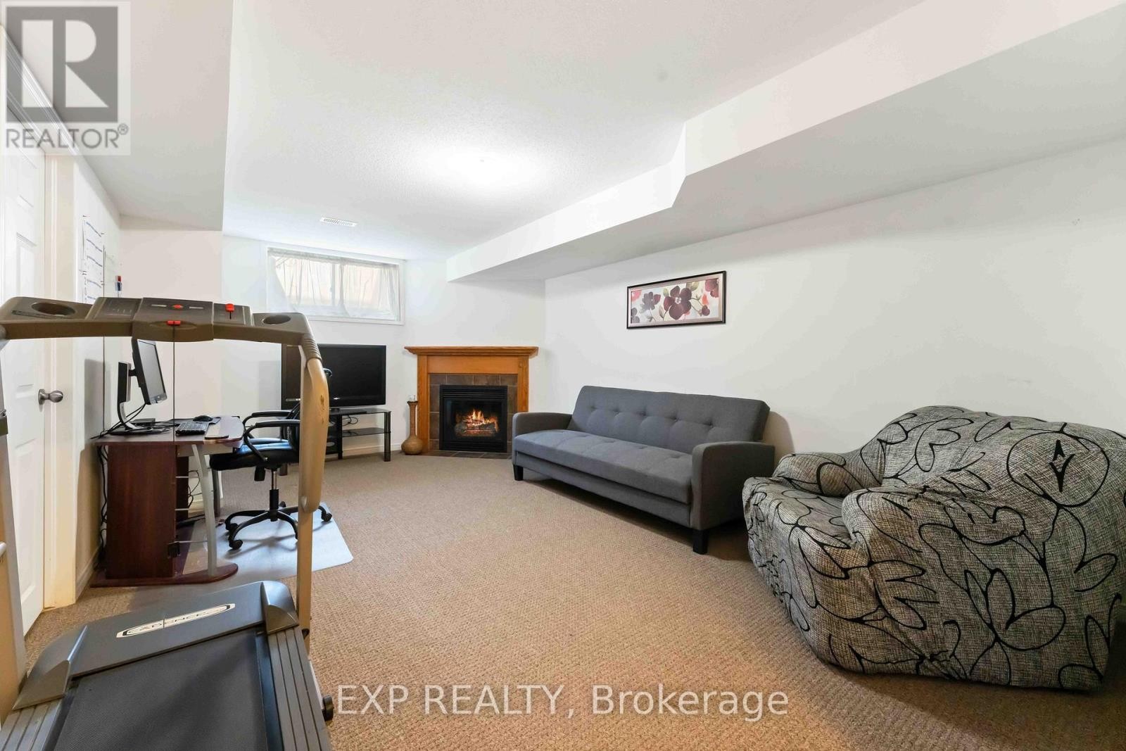 












438 HARESFIELD COURT

,
Ottawa,




Ontario
K4M0B6

