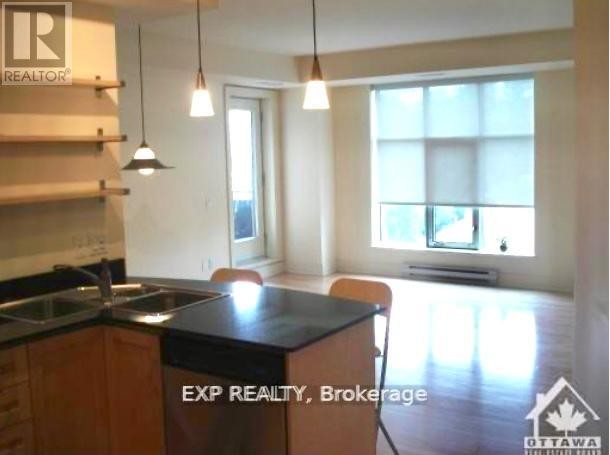 












402 - 290 POWELL AVENUE

,
Ottawa,




Ontario
K1S5T4

