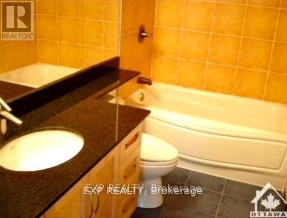 












402 - 290 POWELL AVENUE

,
Ottawa,




Ontario
K1S5T4

