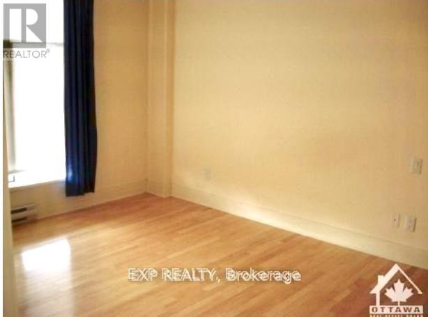 












402 - 290 POWELL AVENUE

,
Ottawa,




Ontario
K1S5T4

