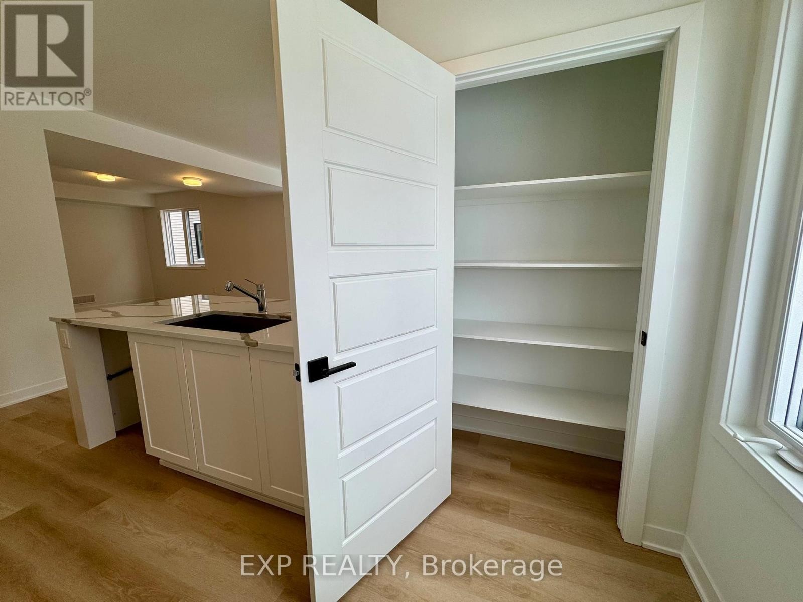 












607 BEE POLLEN WAY

,
Ottawa,




Ontario
K2W0N9

