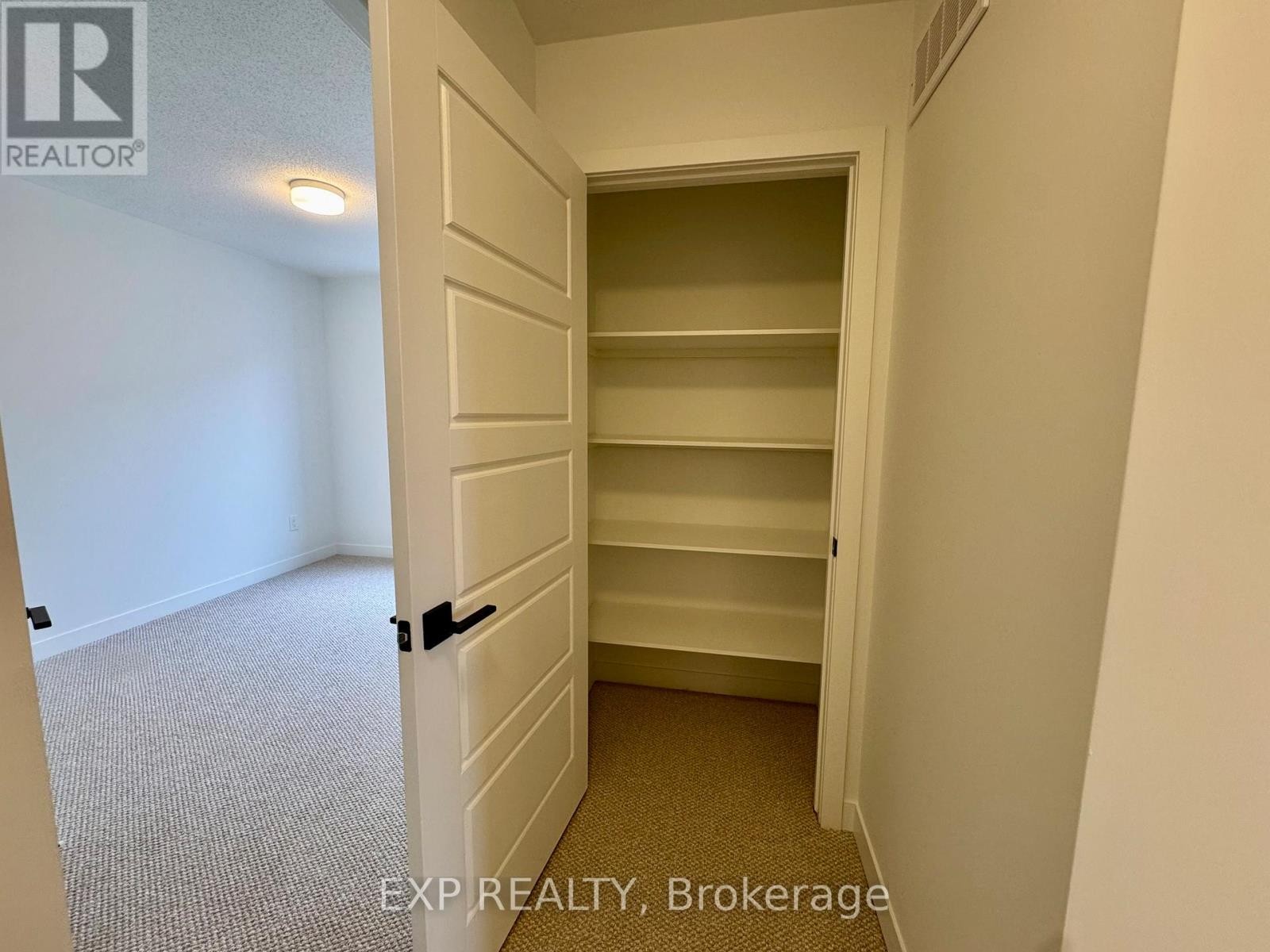 












607 BEE POLLEN WAY

,
Ottawa,




Ontario
K2W0N9

