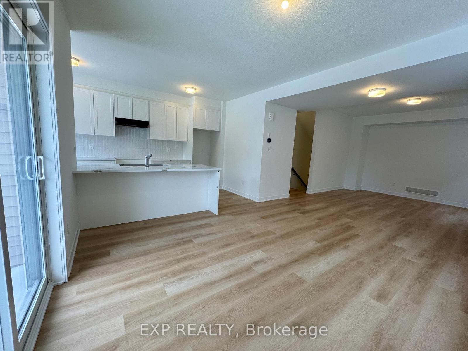 












607 BEE POLLEN WAY

,
Ottawa,




Ontario
K2W0N9

