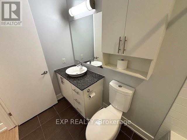 












210 - 100 CHAMPAGNE AVENUE S

,
Ottawa,




Ontario
K1S4P4

