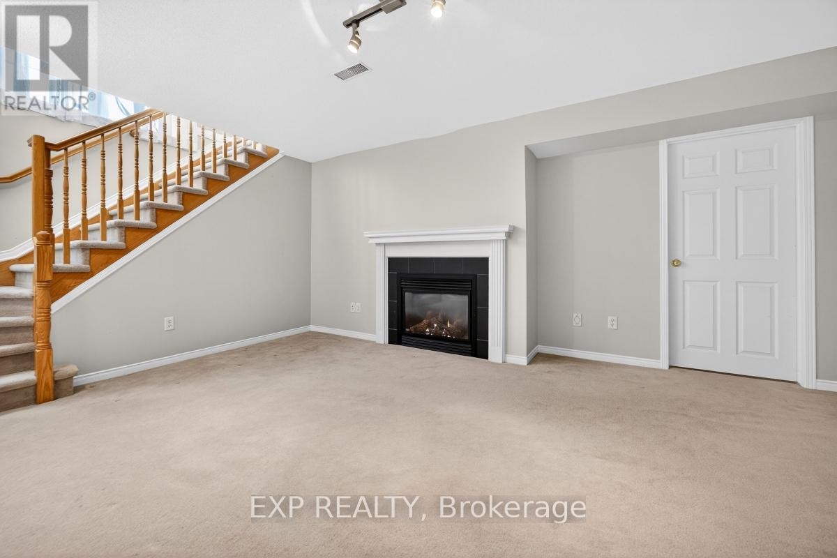 












215 CAIRNSMORE CIRCLE

,
Ottawa,




Ontario
K2J0G5

