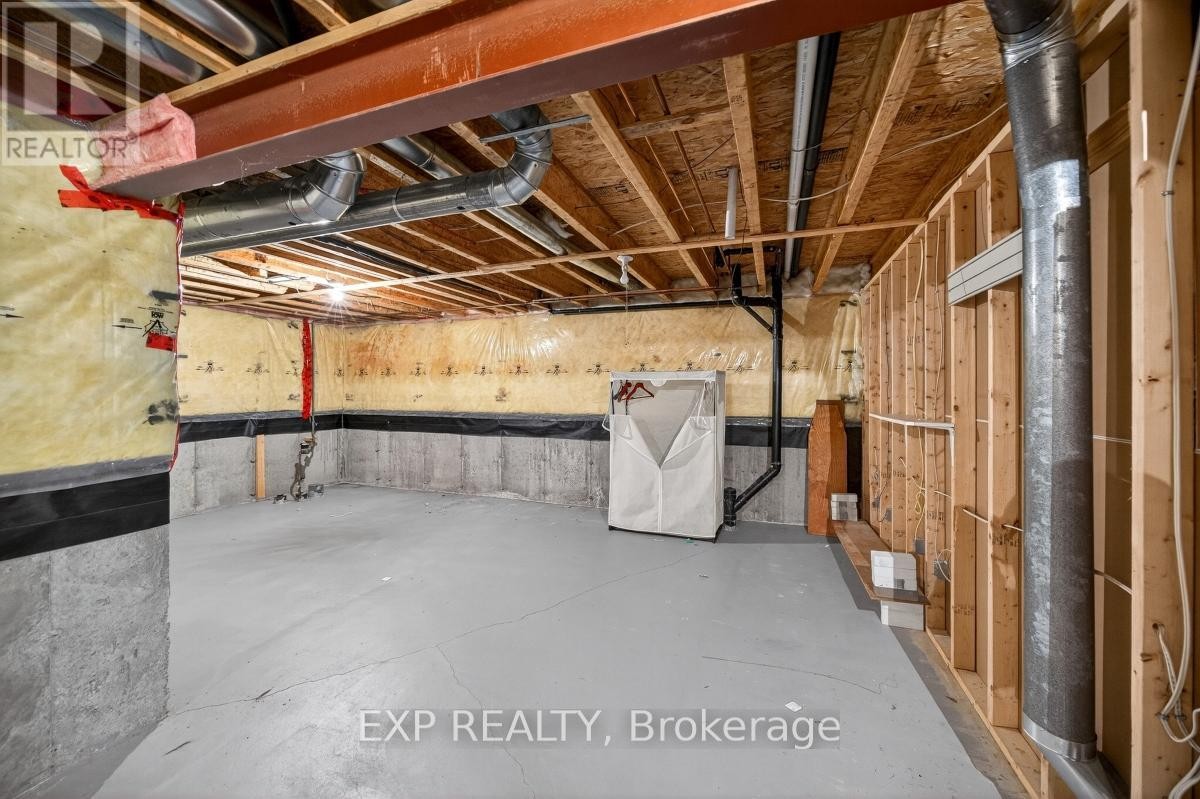 












215 CAIRNSMORE CIRCLE

,
Ottawa,




Ontario
K2J0G5

