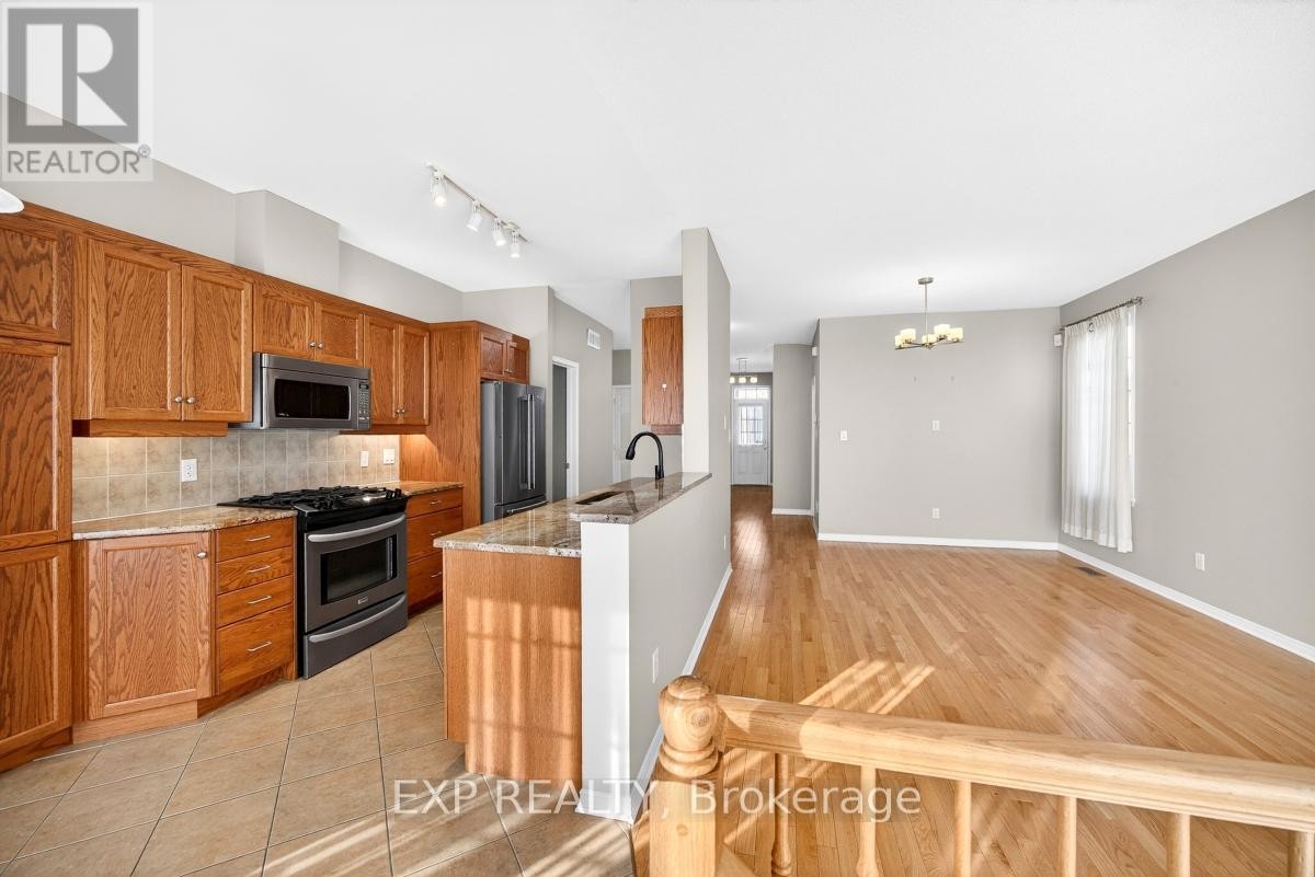 












215 CAIRNSMORE CIRCLE

,
Ottawa,




Ontario
K2J0G5

