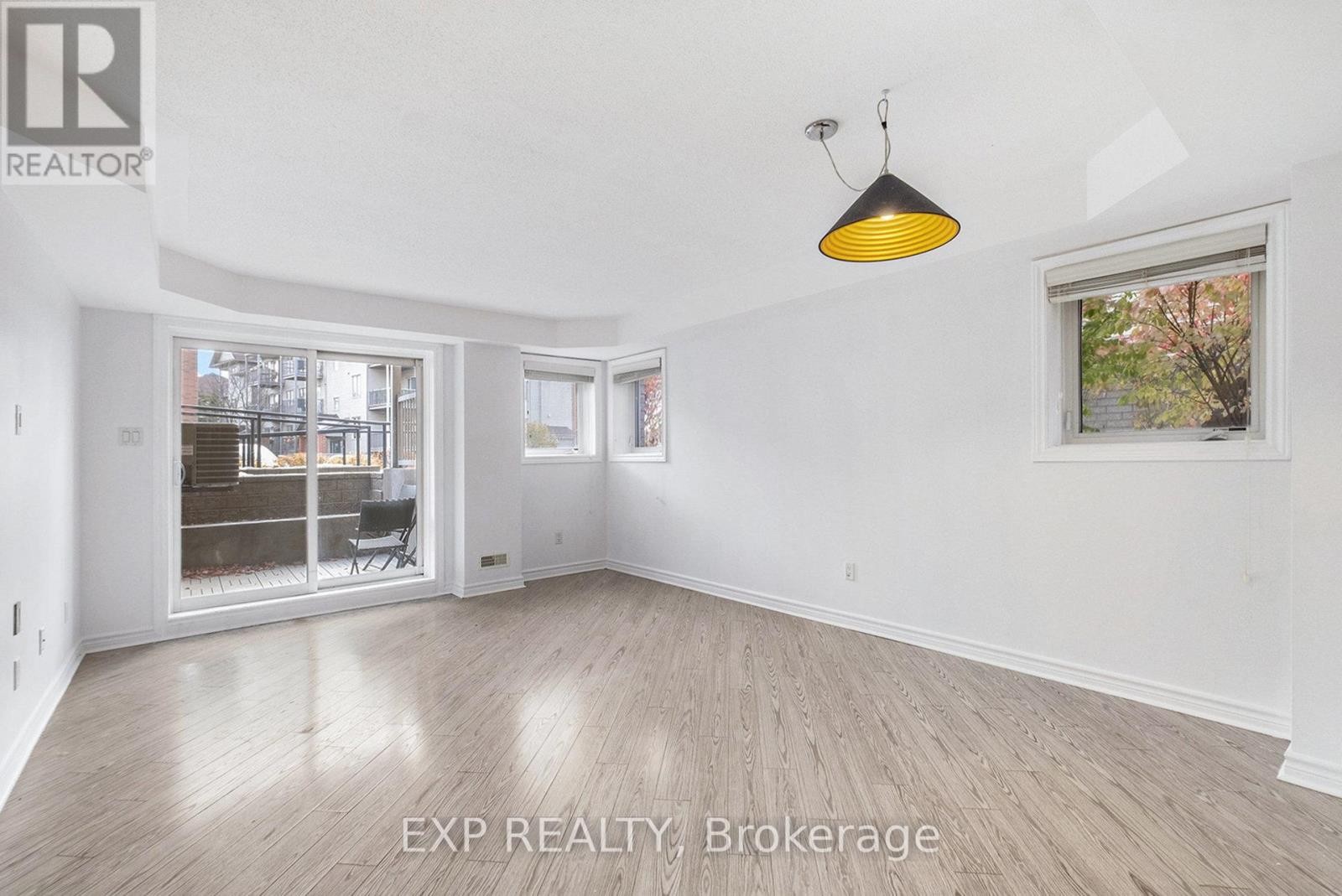 












2 - 305 CRESTHAVEN DRIVE

,
Ottawa,




Ontario
K2G4R5

