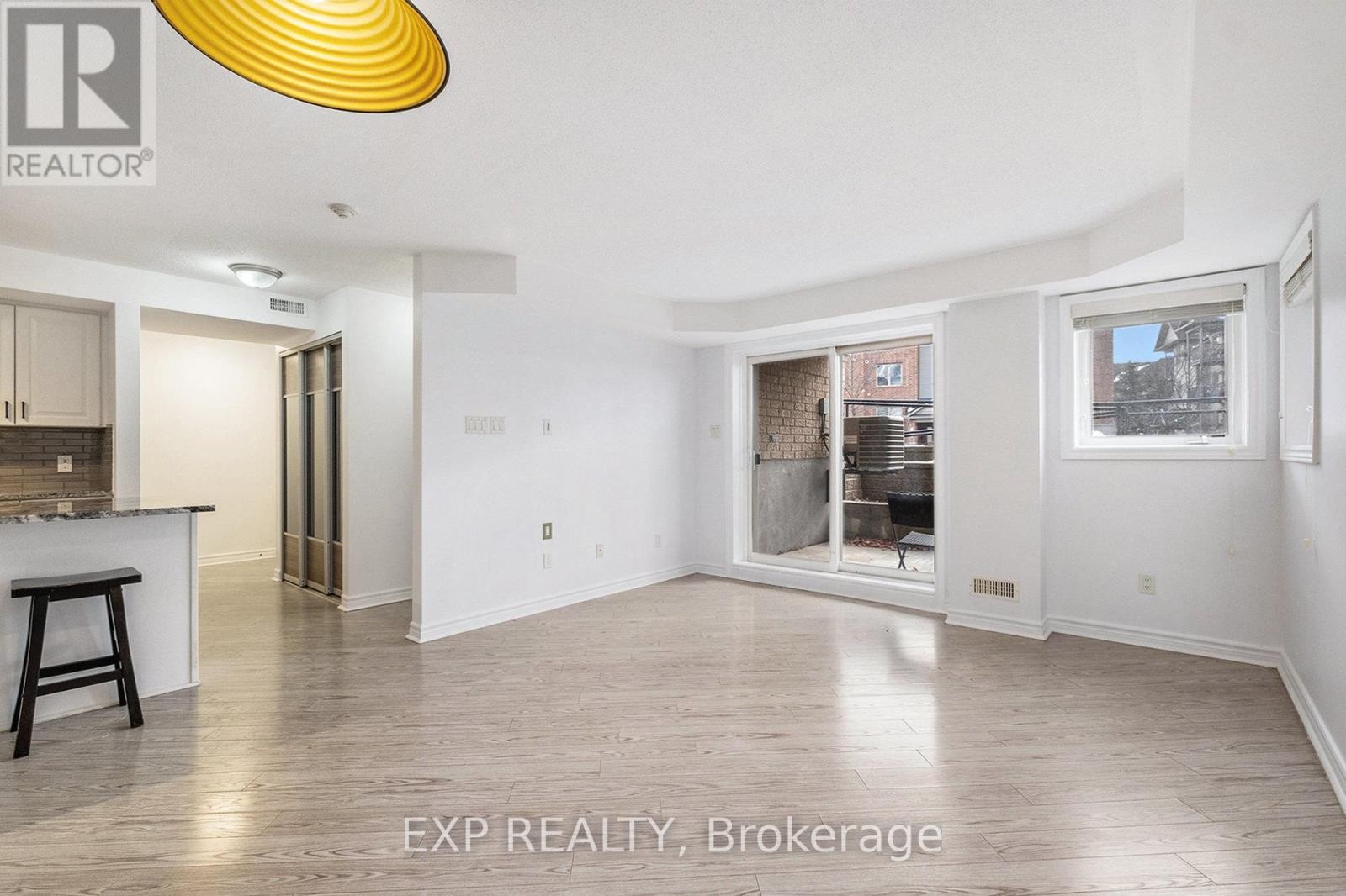 












2 - 305 CRESTHAVEN DRIVE

,
Ottawa,




Ontario
K2G4R5

