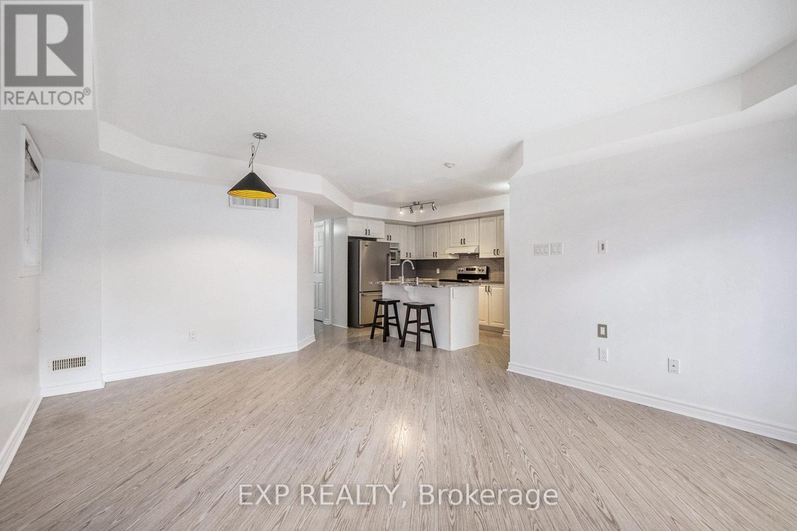 












2 - 305 CRESTHAVEN DRIVE

,
Ottawa,




Ontario
K2G4R5

