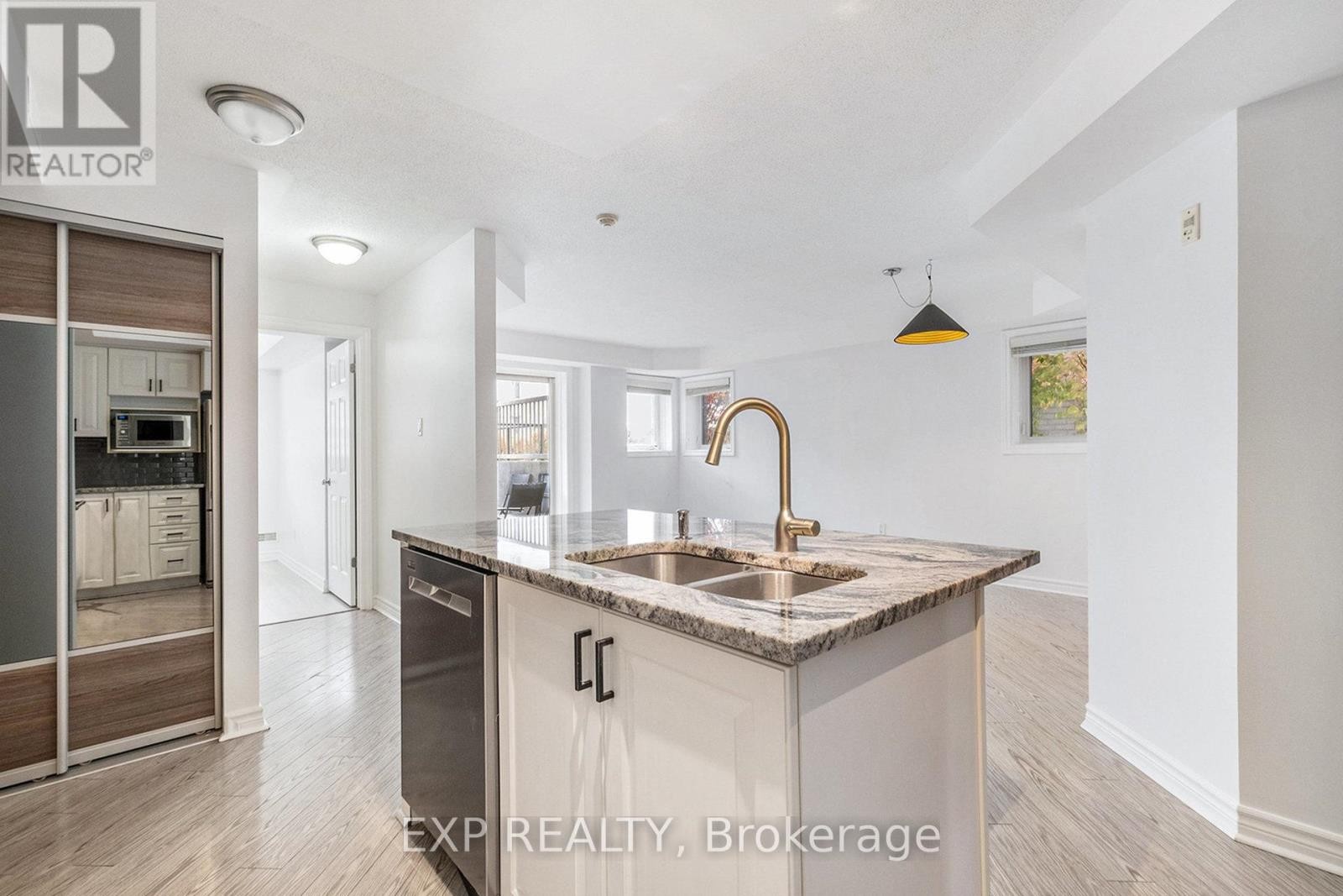 












2 - 305 CRESTHAVEN DRIVE

,
Ottawa,




Ontario
K2G4R5

