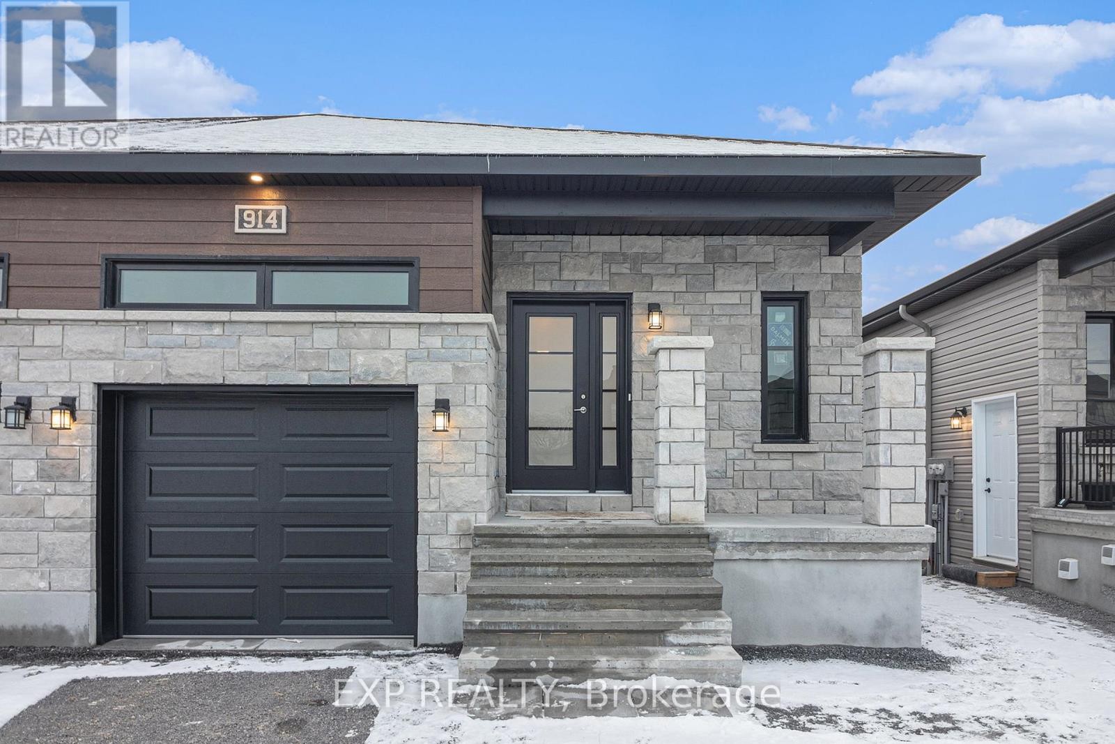 












914 CHABLIS CRESCENT

,
Russell,




Ontario
K0A1W0

