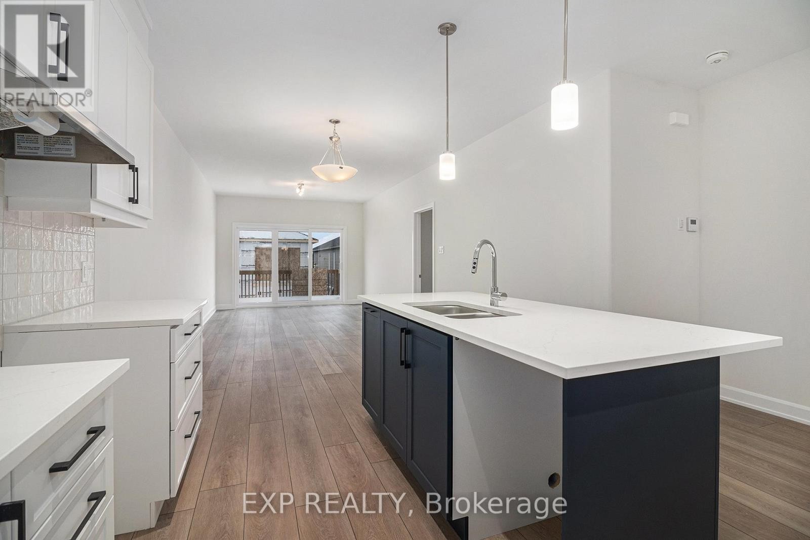 












914 CHABLIS CRESCENT

,
Russell,




Ontario
K0A1W0

