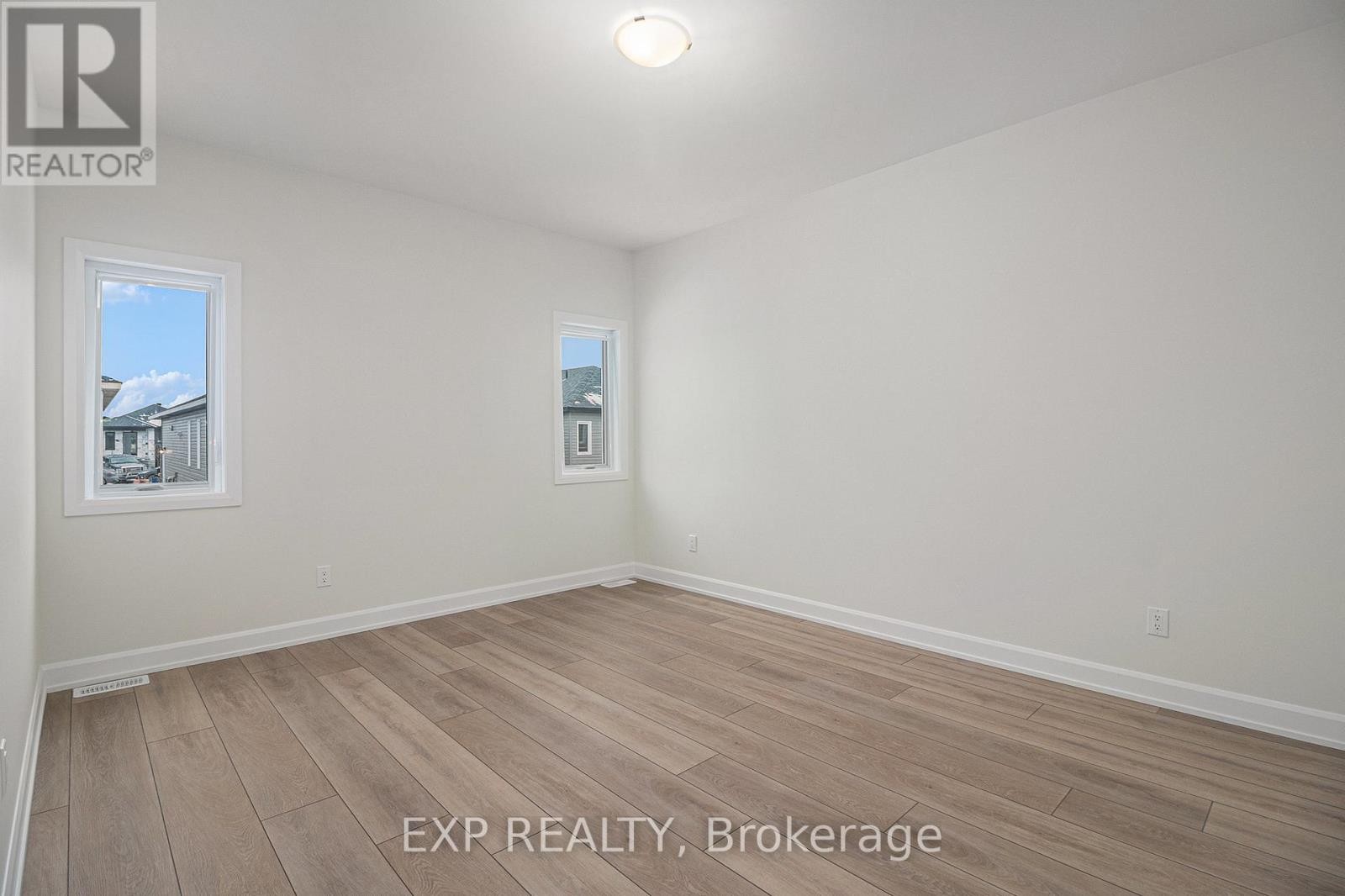 












914 CHABLIS CRESCENT

,
Russell,




Ontario
K0A1W0

