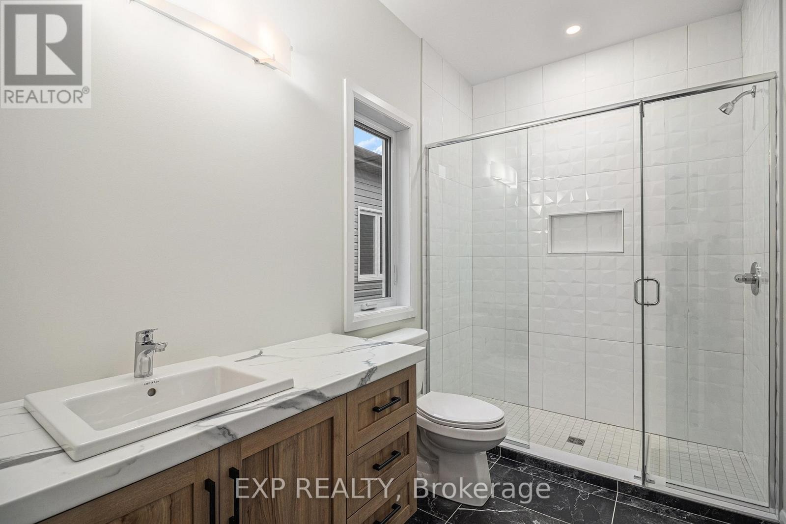 












914 CHABLIS CRESCENT

,
Russell,




Ontario
K0A1W0

