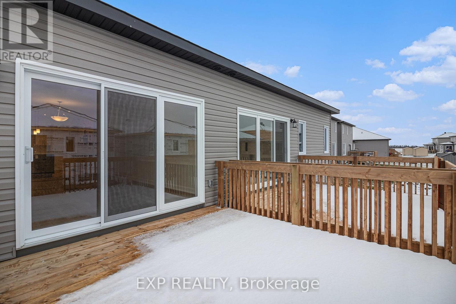 












914 CHABLIS CRESCENT

,
Russell,




Ontario
K0A1W0

