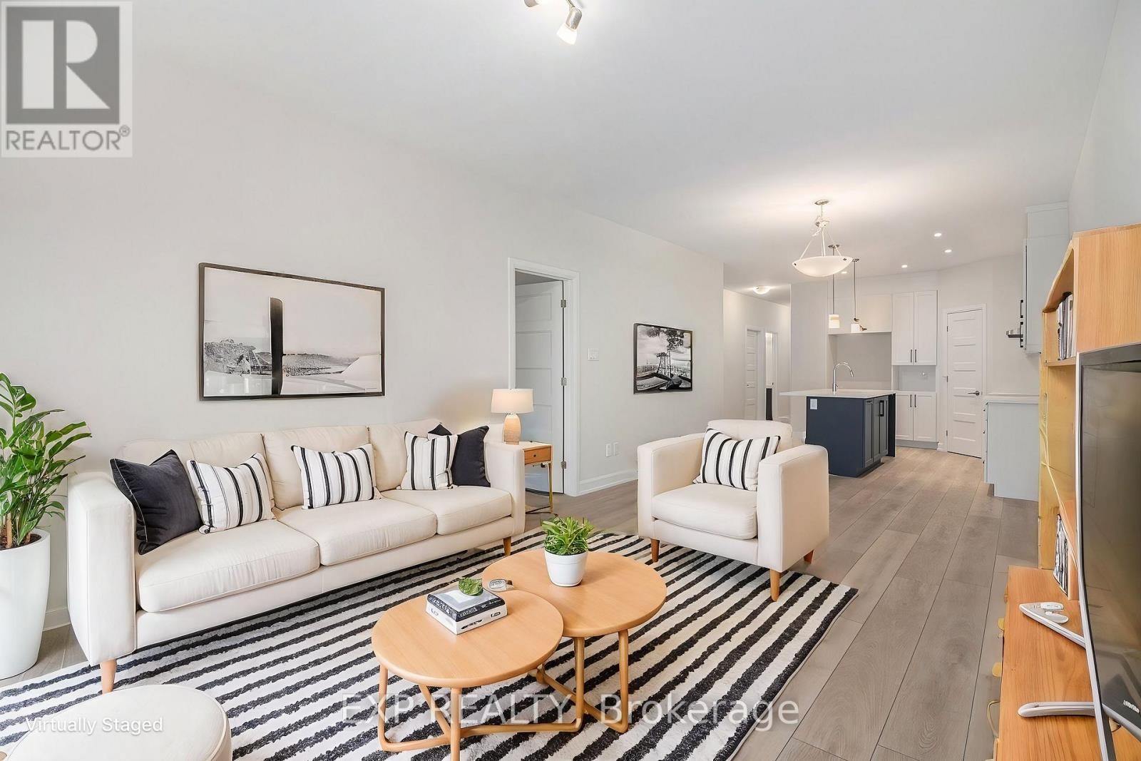 












914 CHABLIS CRESCENT

,
Russell,




Ontario
K0A1W0

