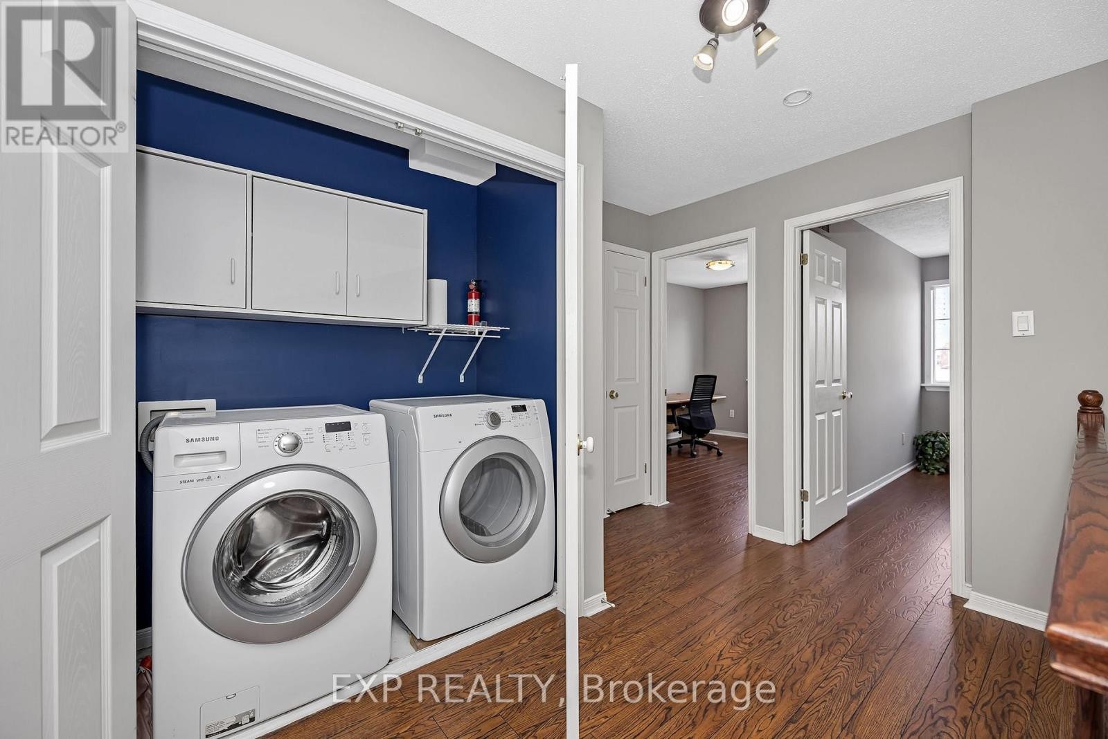 












4596 OGILVIE WALK CRESCENT

,
Ottawa,




Ontario
K1J1G6

