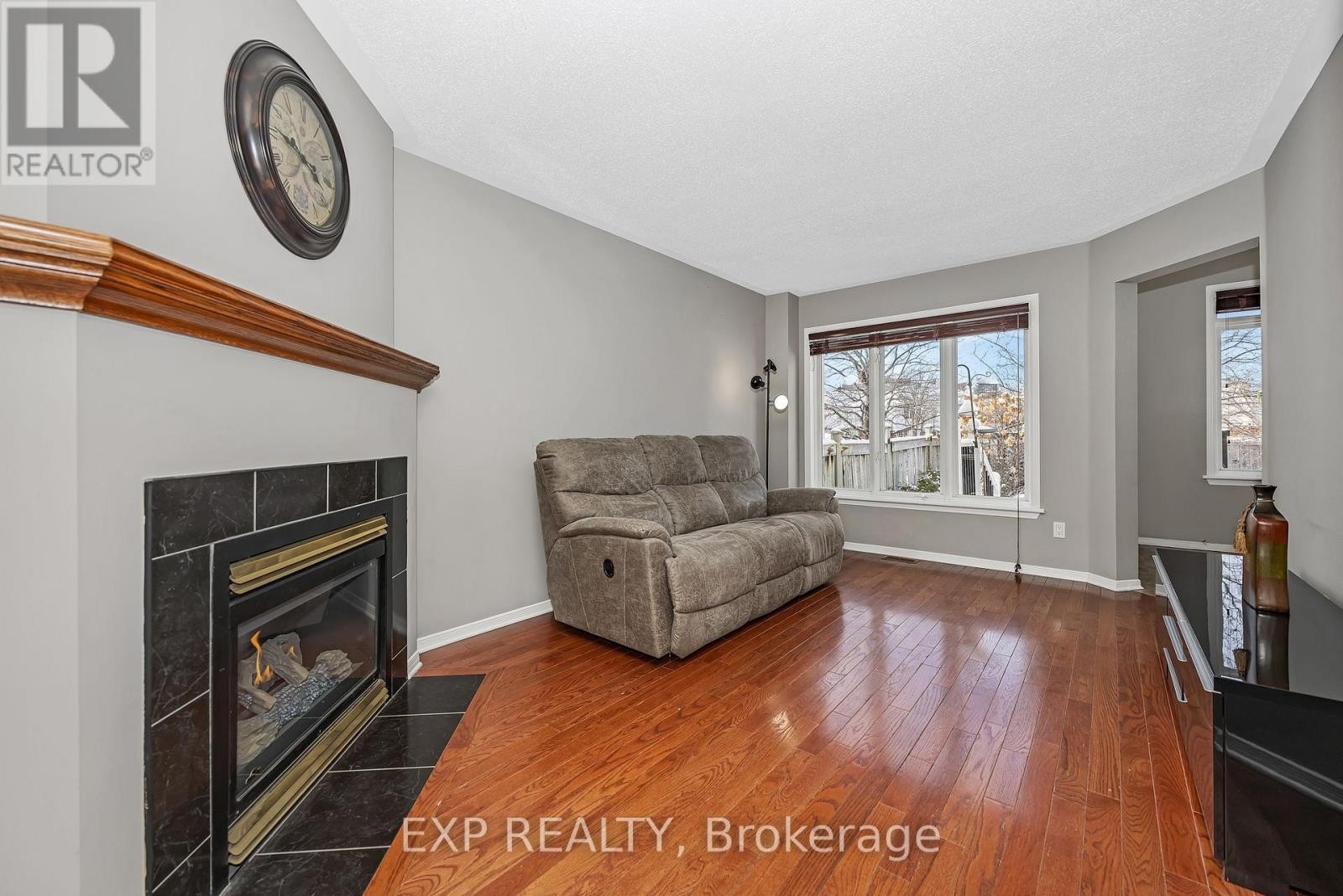 












4596 OGILVIE WALK CRESCENT

,
Ottawa,




Ontario
K1J1G6

