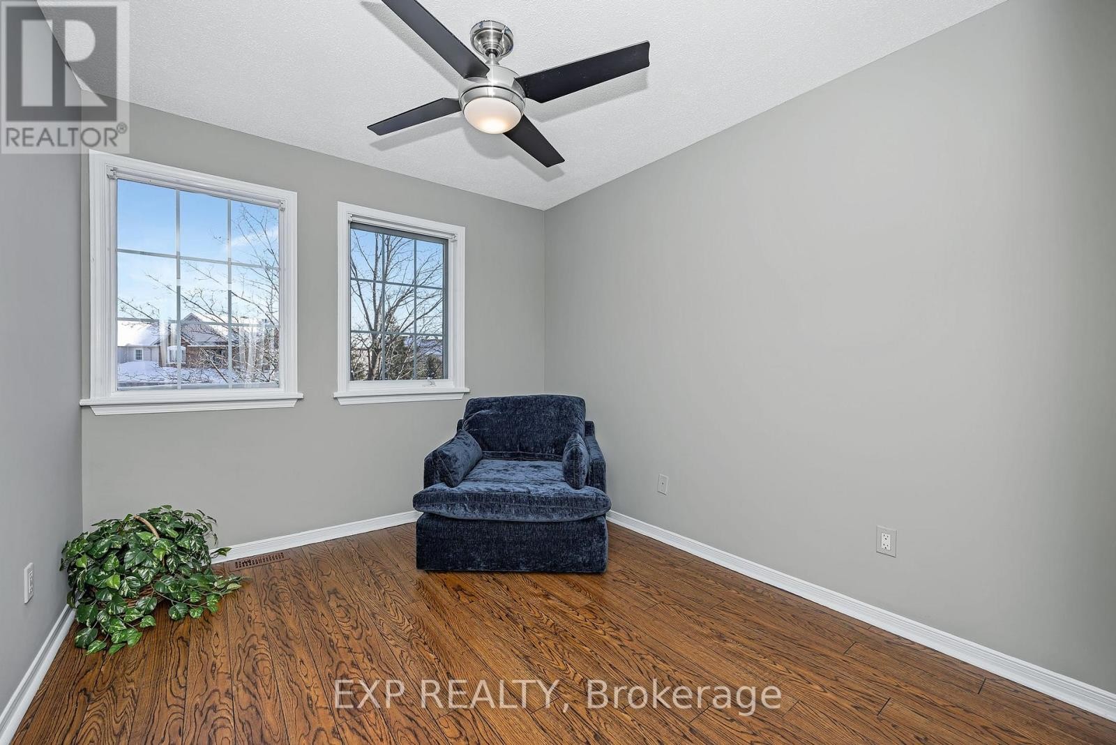 












4596 OGILVIE WALK CRESCENT

,
Ottawa,




Ontario
K1J1G6

