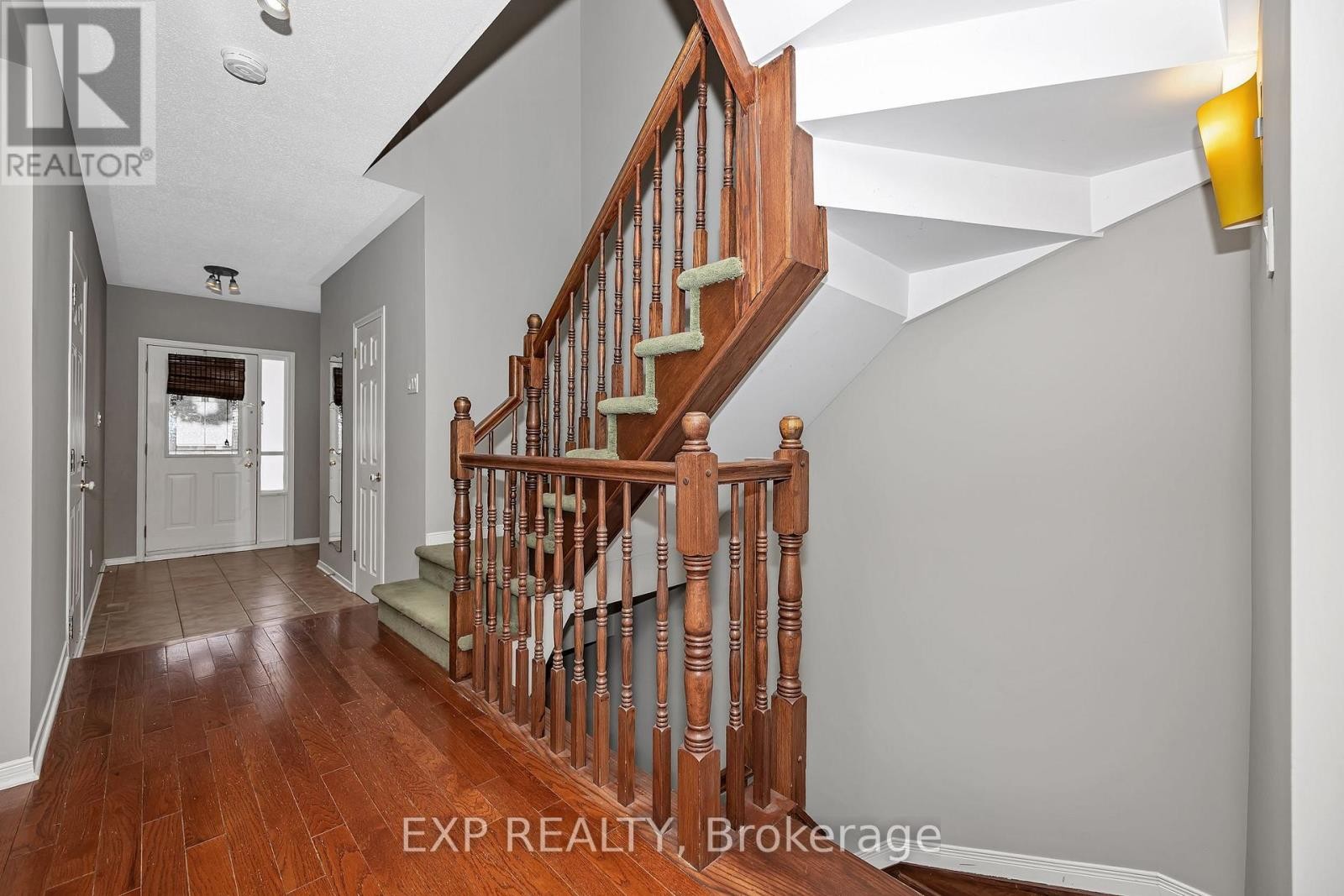 












4596 OGILVIE WALK CRESCENT

,
Ottawa,




Ontario
K1J1G6

