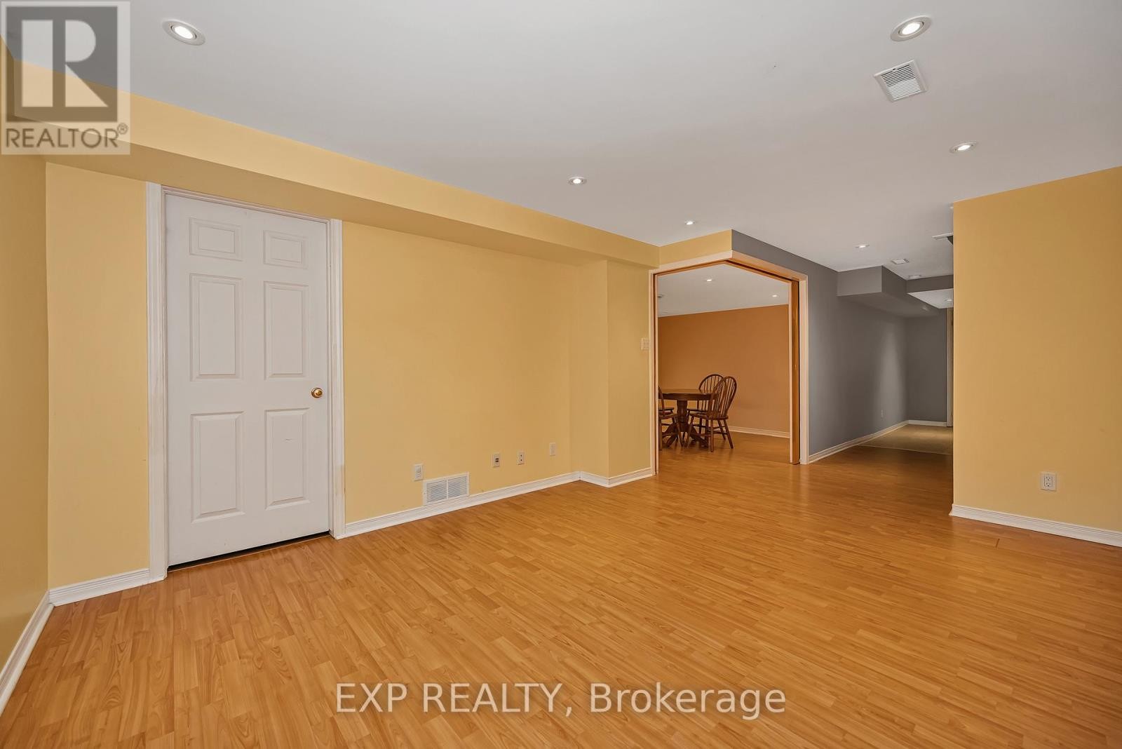 












4596 OGILVIE WALK CRESCENT

,
Ottawa,




Ontario
K1J1G6

