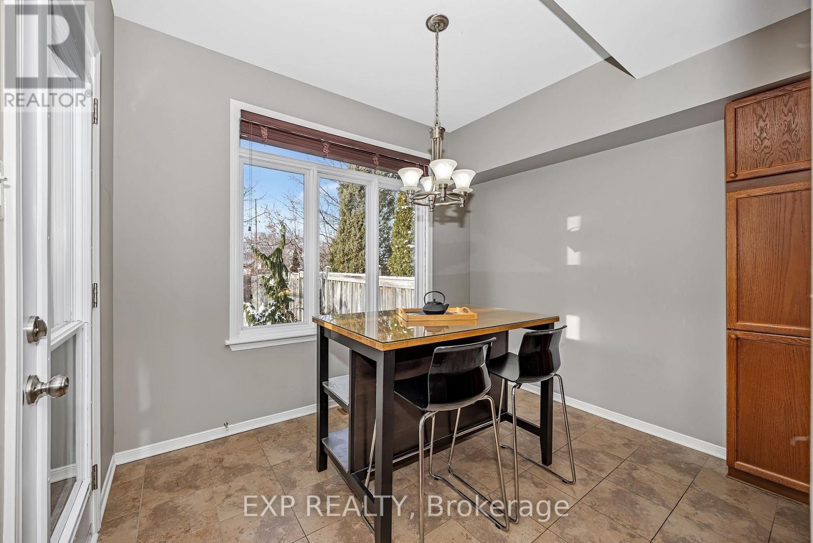 












4596 OGILVIE WALK CRESCENT

,
Ottawa,




Ontario
K1J1G6

