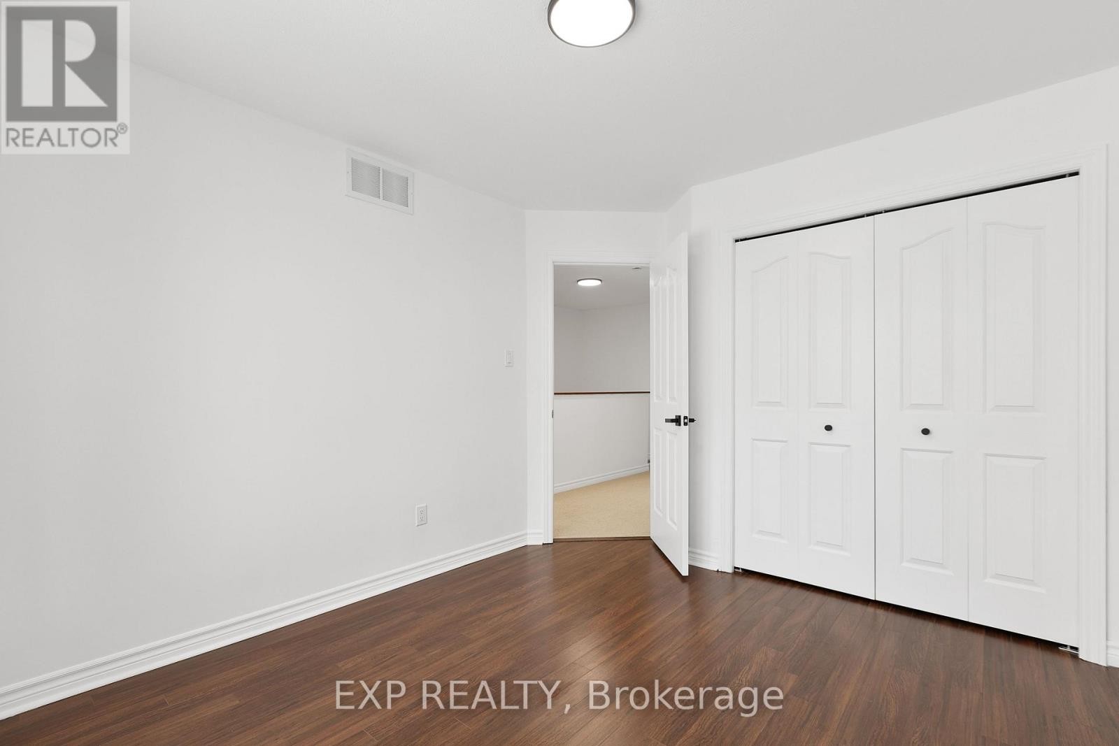 












1899 ARROWGRASS WAY

,
Ottawa,




Ontario
K4A0E3

