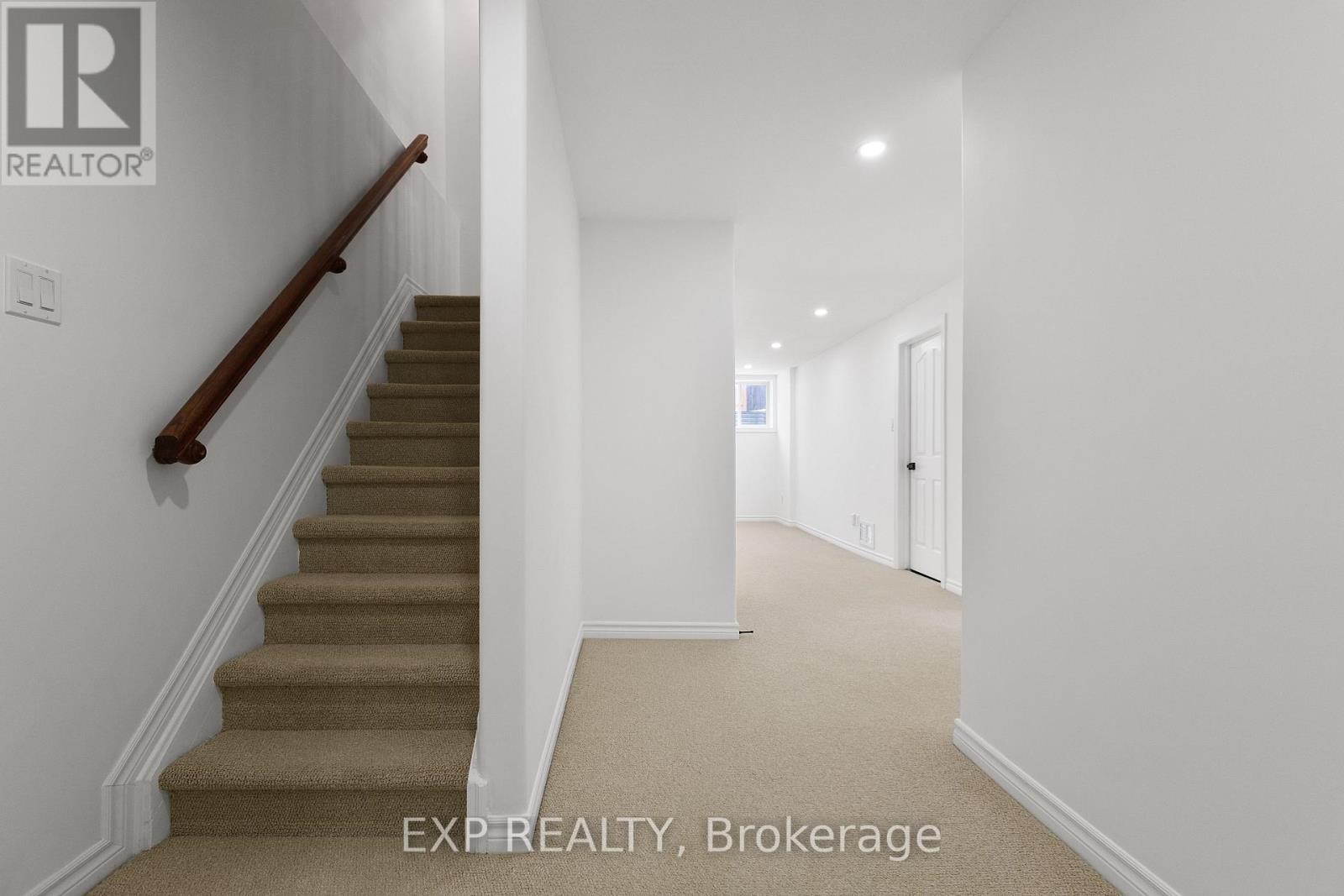 












1899 ARROWGRASS WAY

,
Ottawa,




Ontario
K4A0E3

