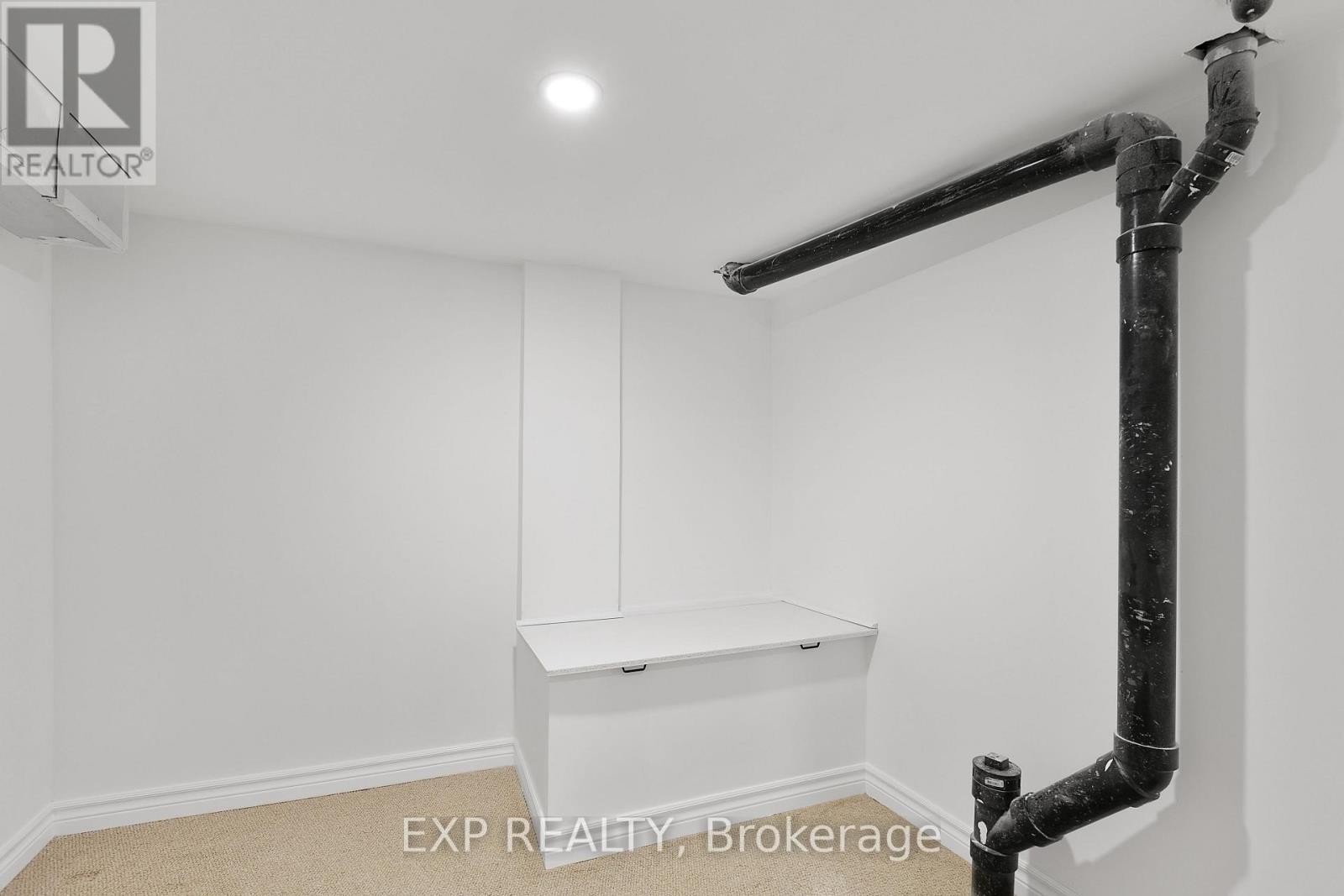 












1899 ARROWGRASS WAY

,
Ottawa,




Ontario
K4A0E3

