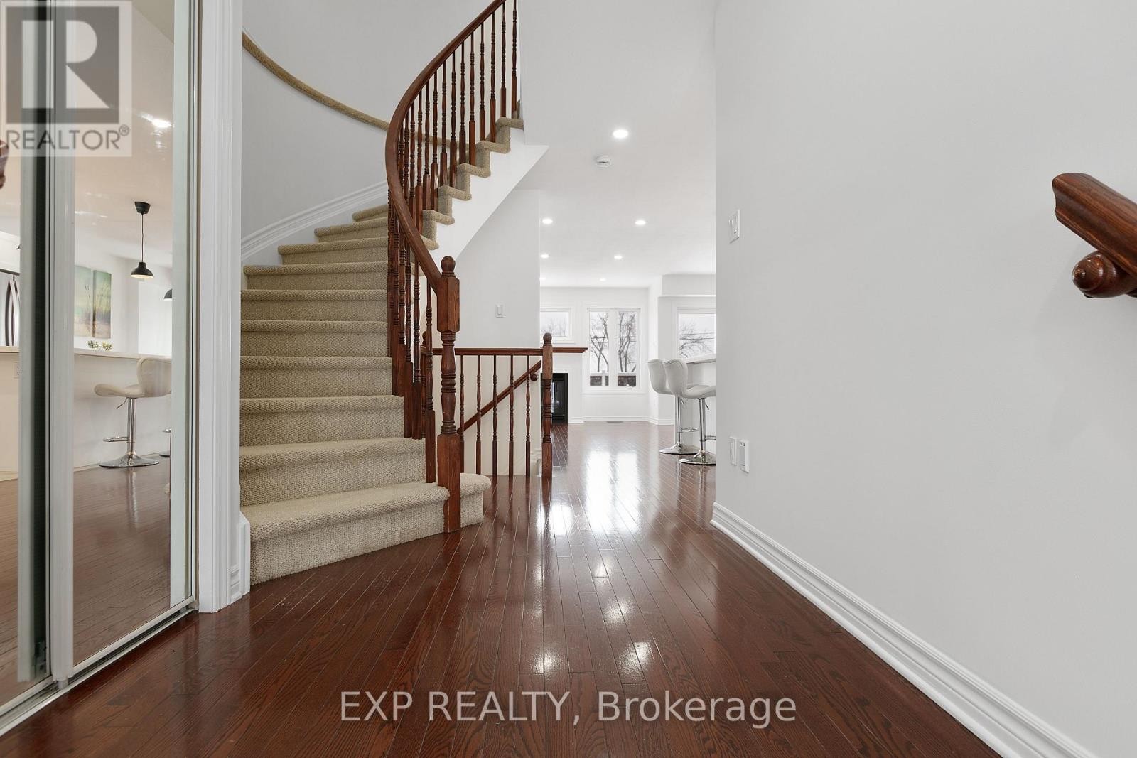 












1899 ARROWGRASS WAY

,
Ottawa,




Ontario
K4A0E3

