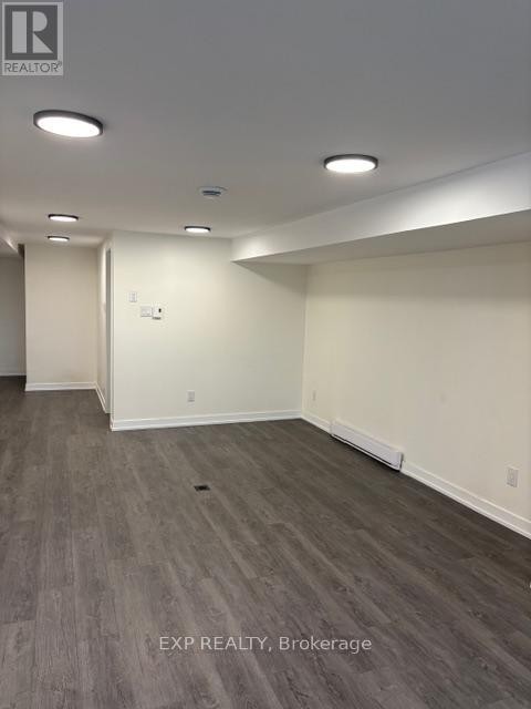 












B - 2474 HEATON AVENUE

,
Ottawa,




Ontario
K1G1J2

