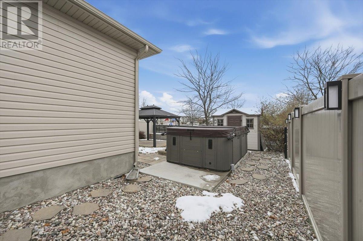 












113 DORINA SARAZIN CRESCENT

,
Clarence-Rockland,




Ontario
K4K0G6

