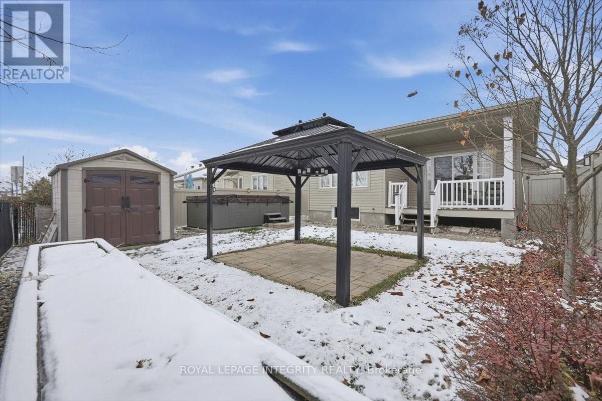 












113 DORINA SARAZIN CRESCENT

,
Clarence-Rockland,




Ontario
K4K0G6


