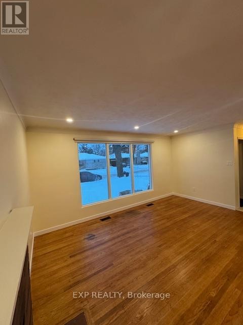 












2243 MIRAMICHI STREET

,
Ottawa,




Ontario
K2C0Z1

