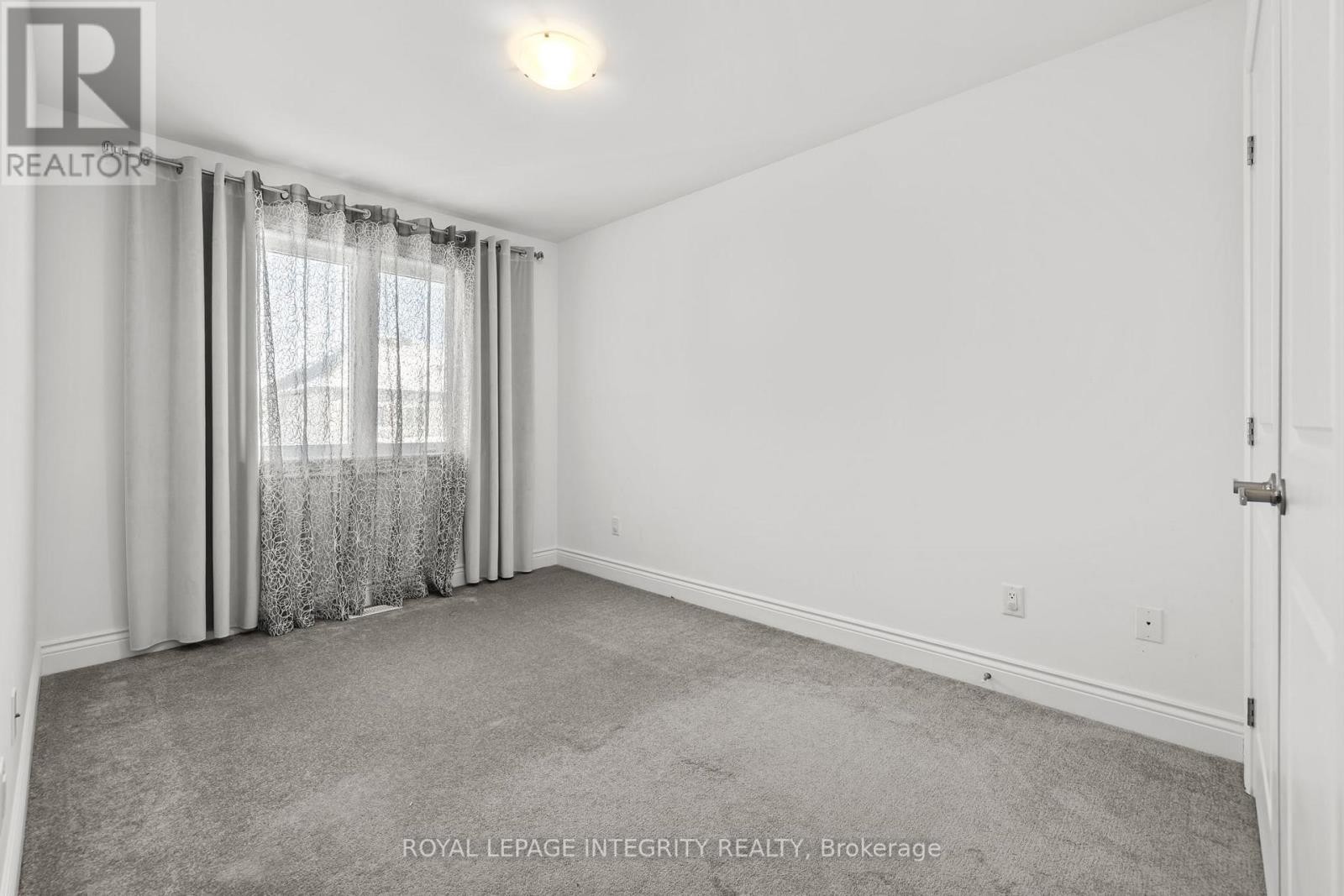 












512 CARDAMOM TERRACE

,
Ottawa,




Ontario
K2S2X9

