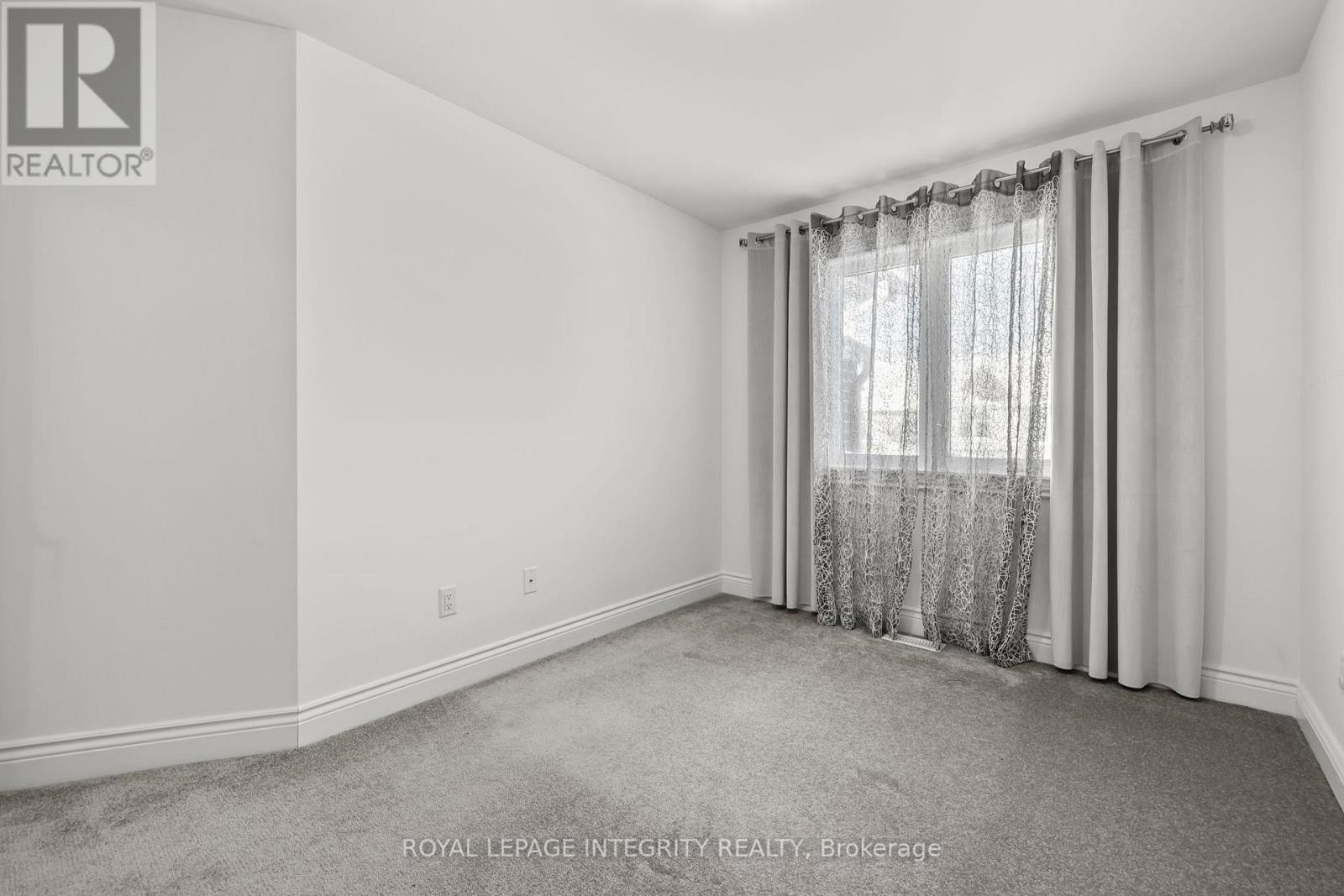 












512 CARDAMOM TERRACE

,
Ottawa,




Ontario
K2S2X9

