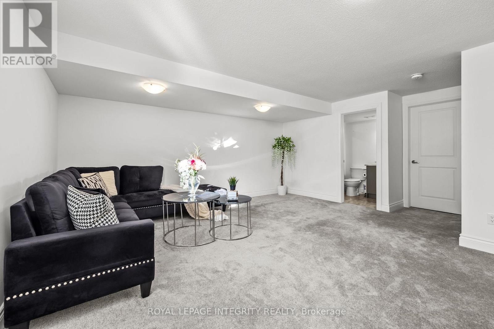 












512 CARDAMOM TERRACE

,
Ottawa,




Ontario
K2S2X9

