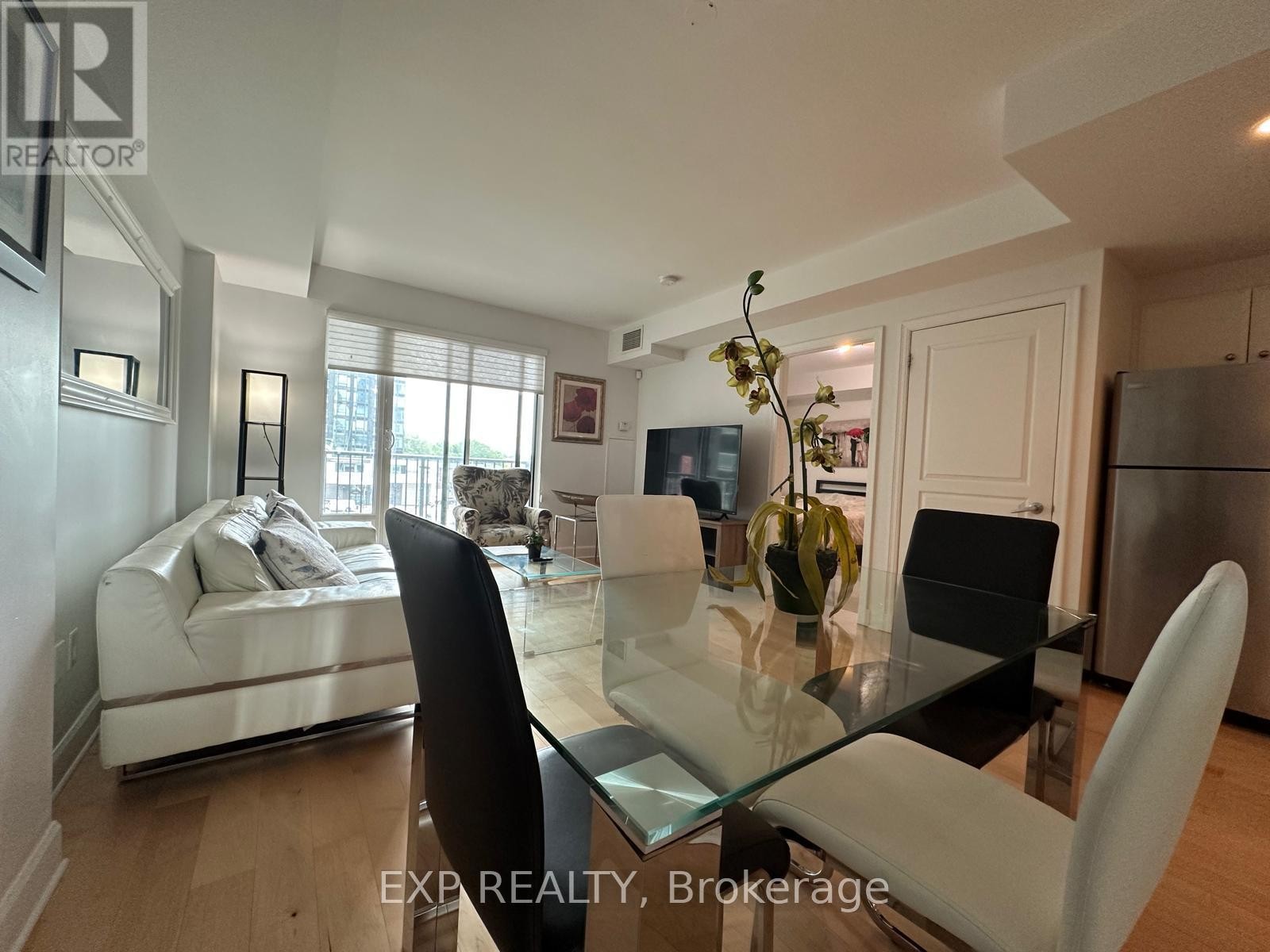 












310 - 200 BESSERER STREET

,
Ottawa,




Ontario
K1N0A7

