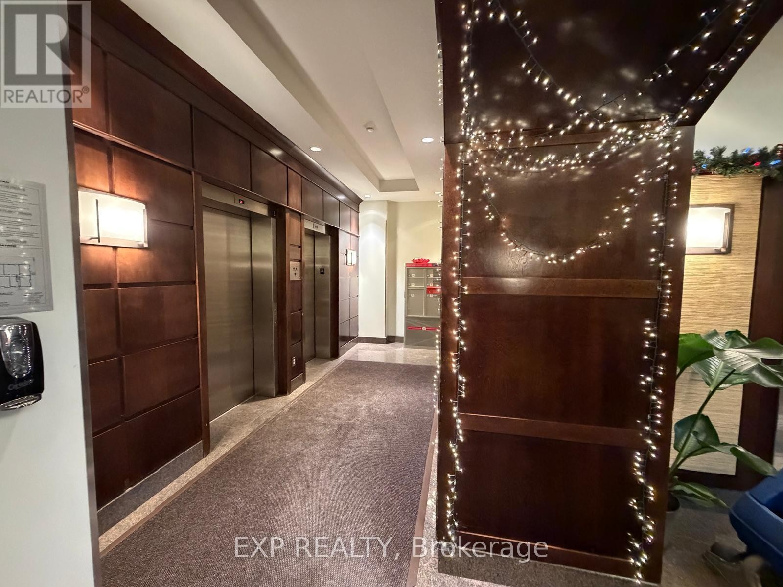 












310 - 200 BESSERER STREET

,
Ottawa,




Ontario
K1N0A7

