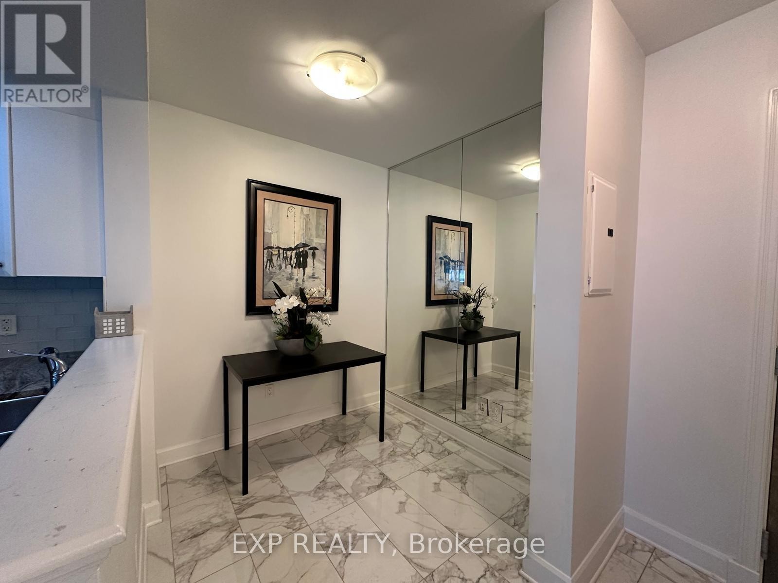 












310 - 200 BESSERER STREET

,
Ottawa,




Ontario
K1N0A7

