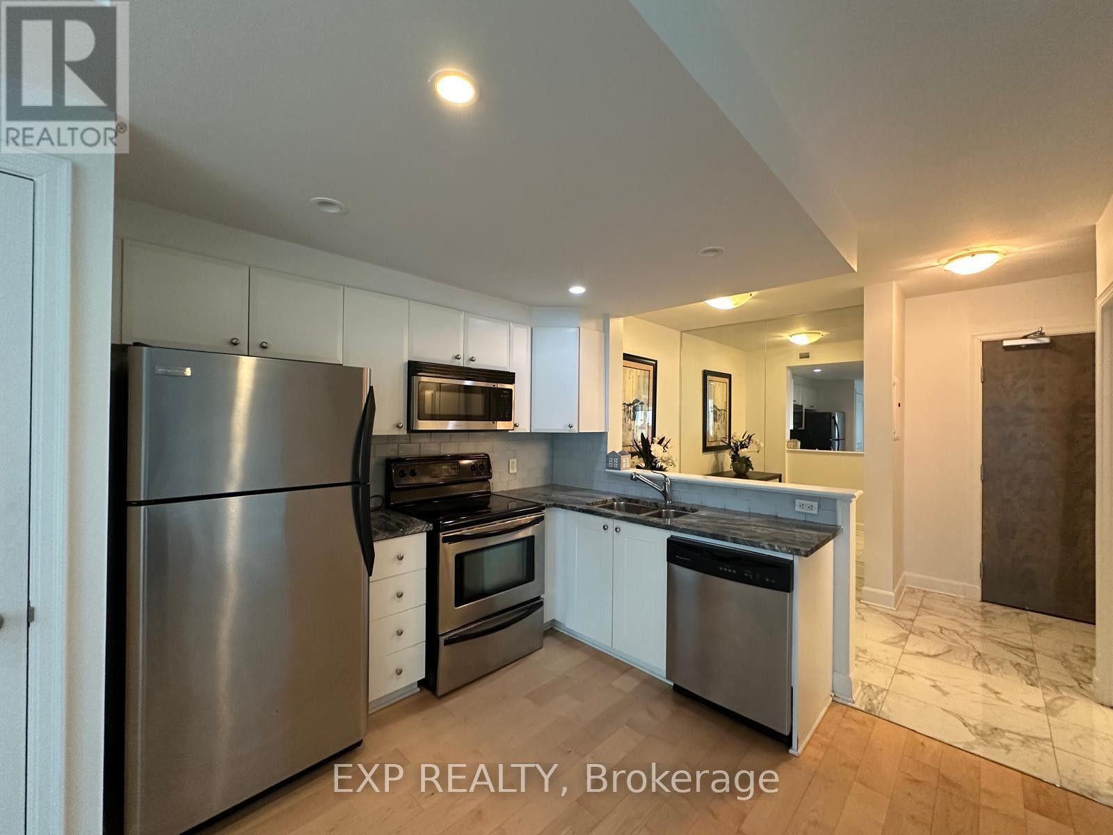 












310 - 200 BESSERER STREET

,
Ottawa,




Ontario
K1N0A7

