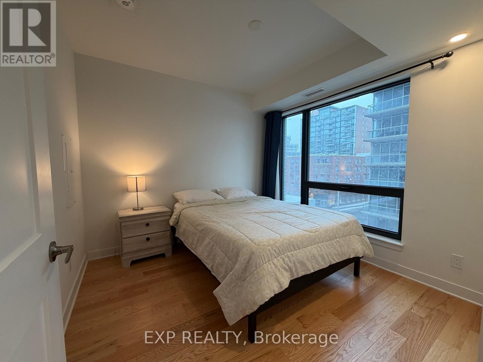 












304 - 180 GEORGE STREET

,
Ottawa,




Ontario
K1N0G8

